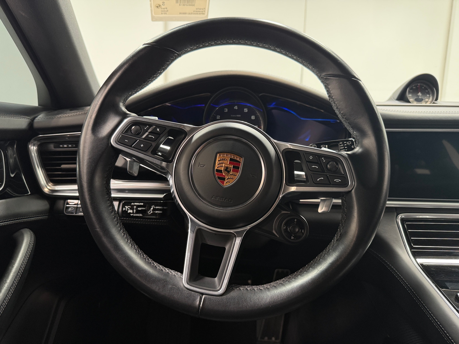 Thumbnail: 2018 Porsche Panamera - 4