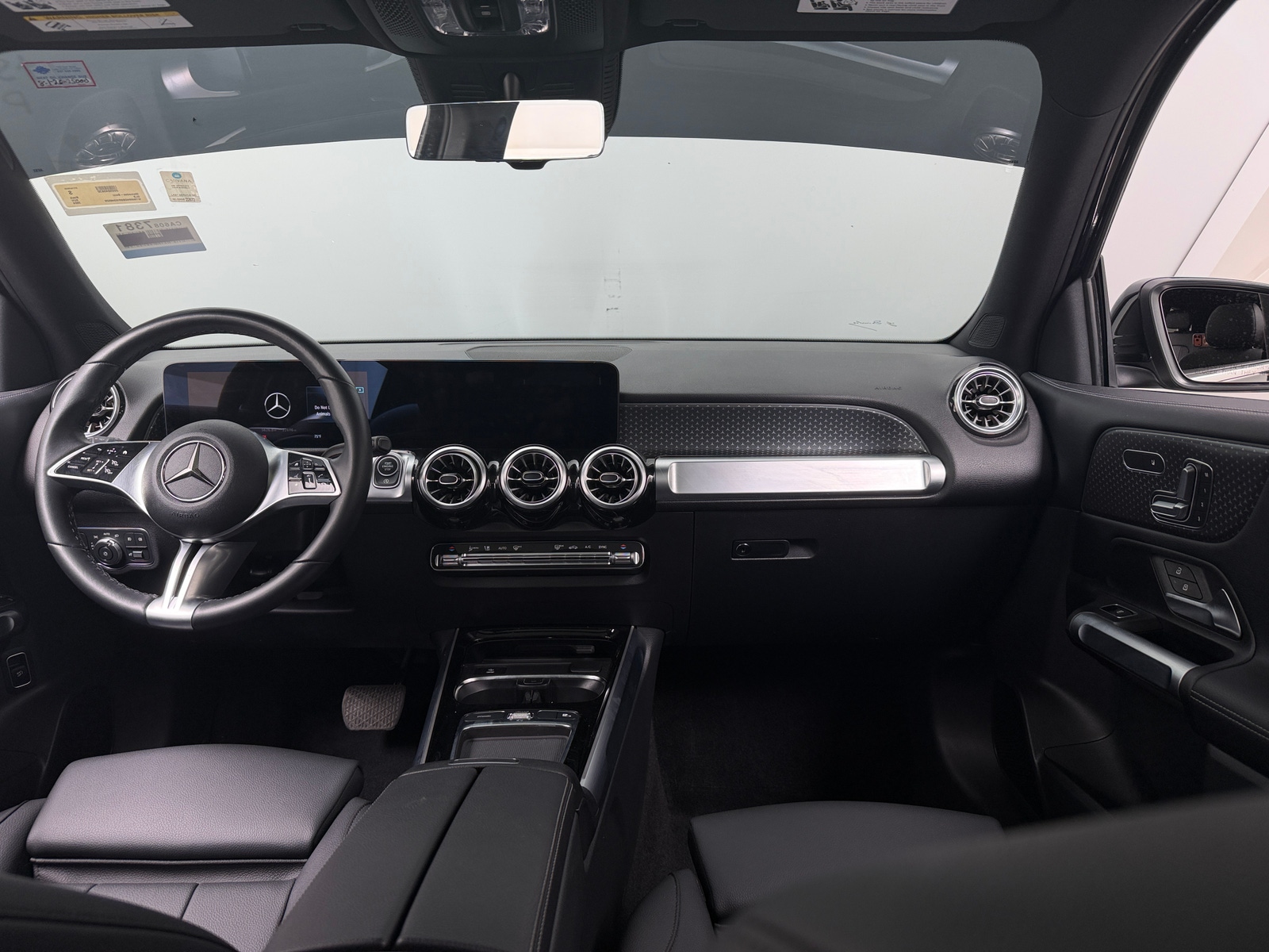 Thumbnail: 2024 Mercedes-Benz GLB - 2