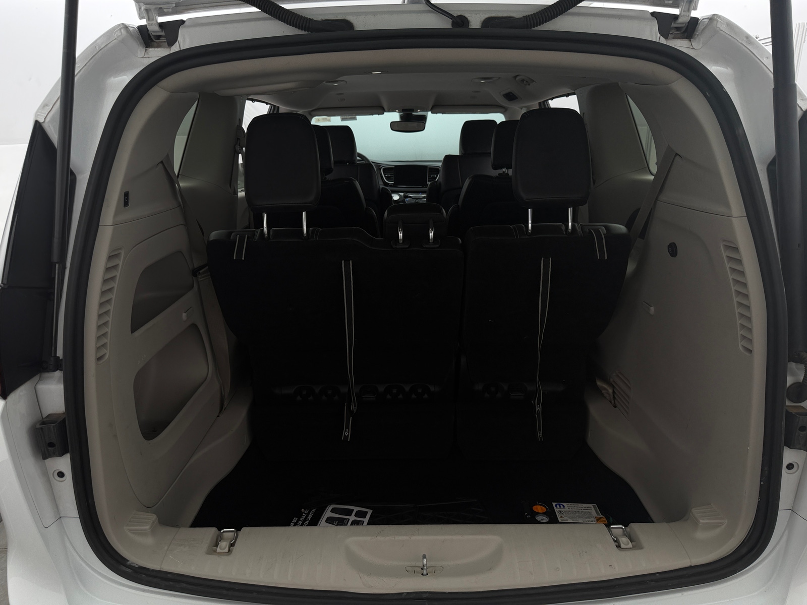 Thumbnail: 2024 Chrysler Pacifica - 6