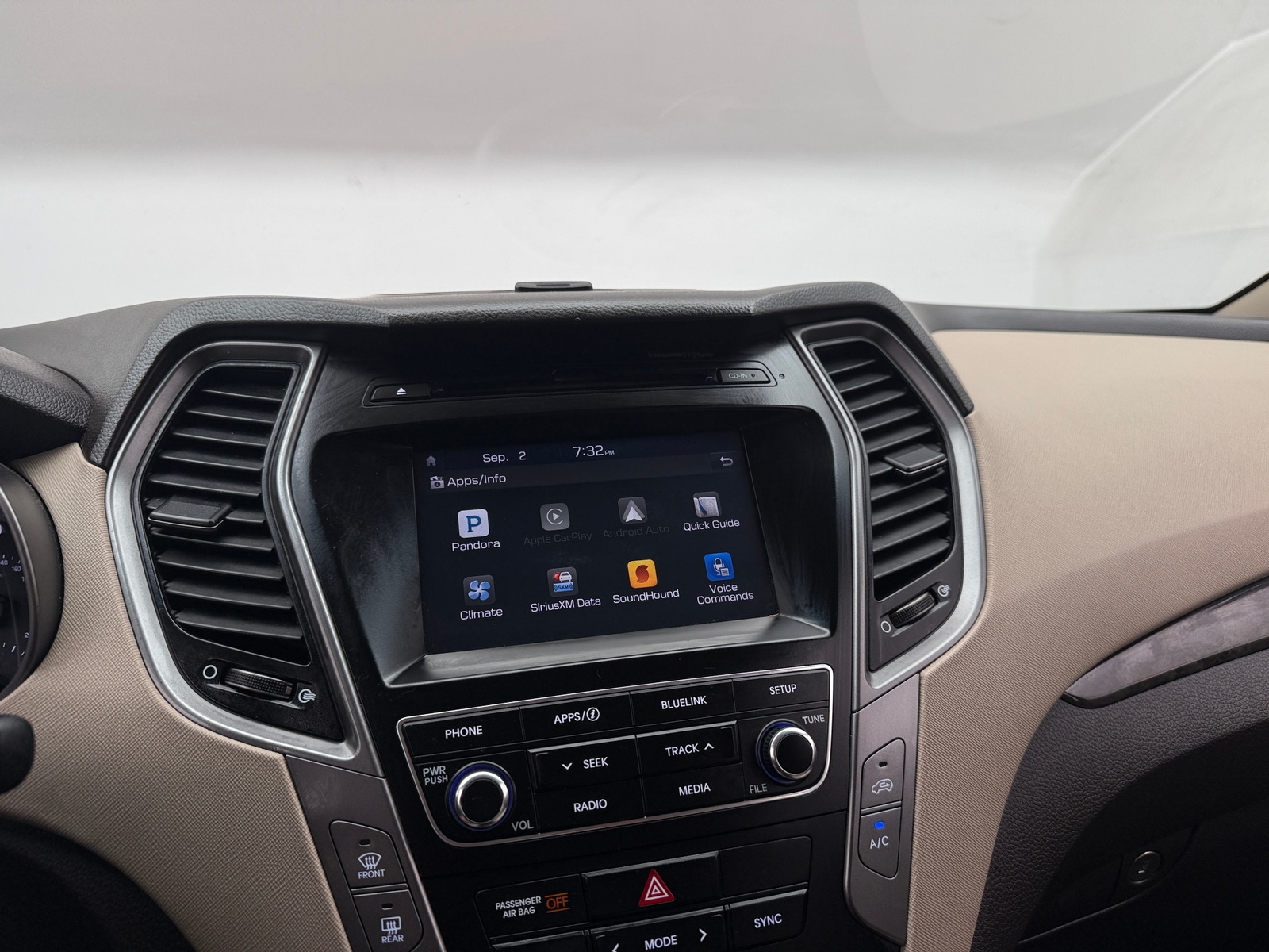 Thumbnail: 2017 Hyundai Santa Fe - 4