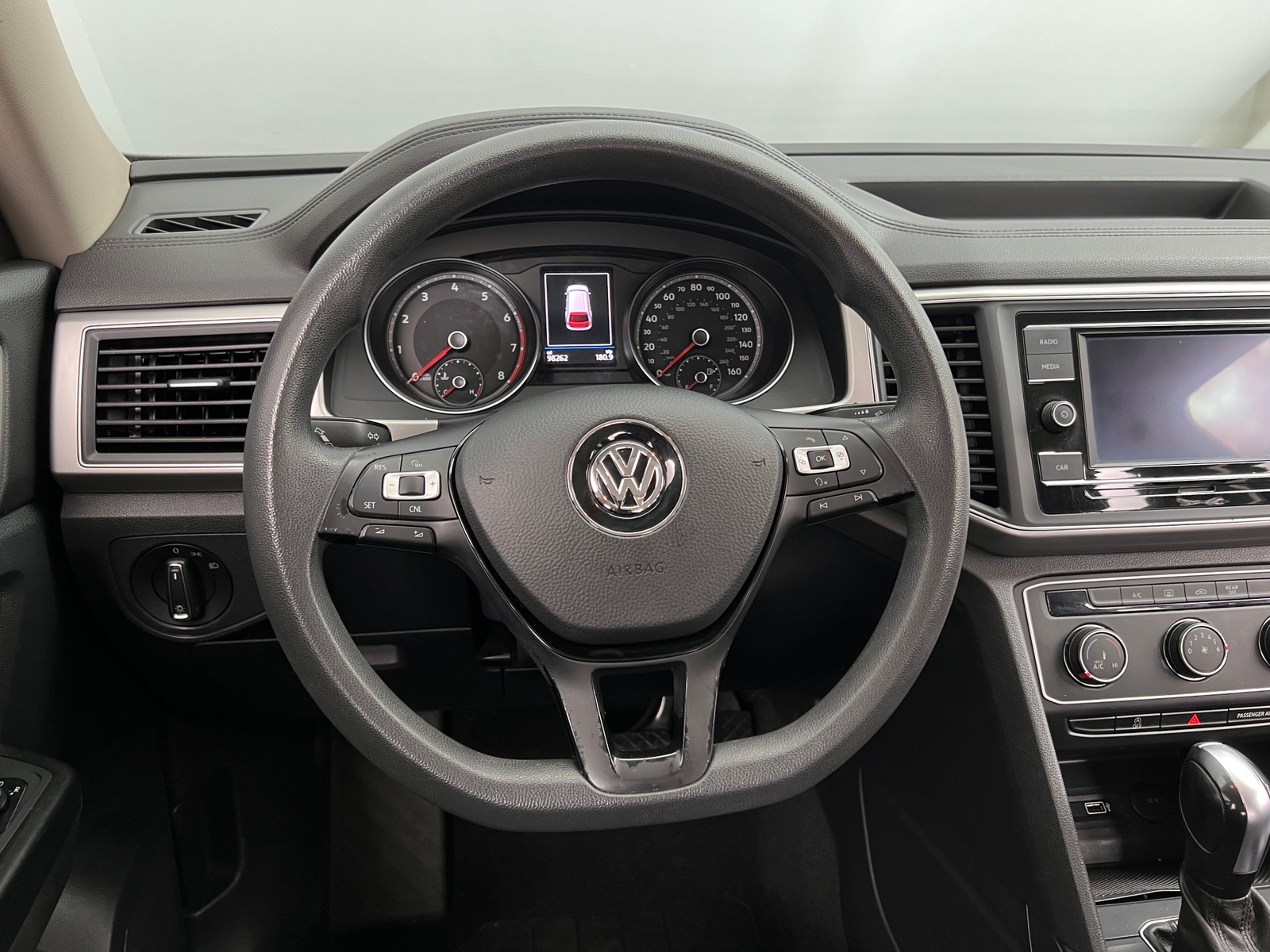 Thumbnail: 2018 Volkswagen Atlas - 5