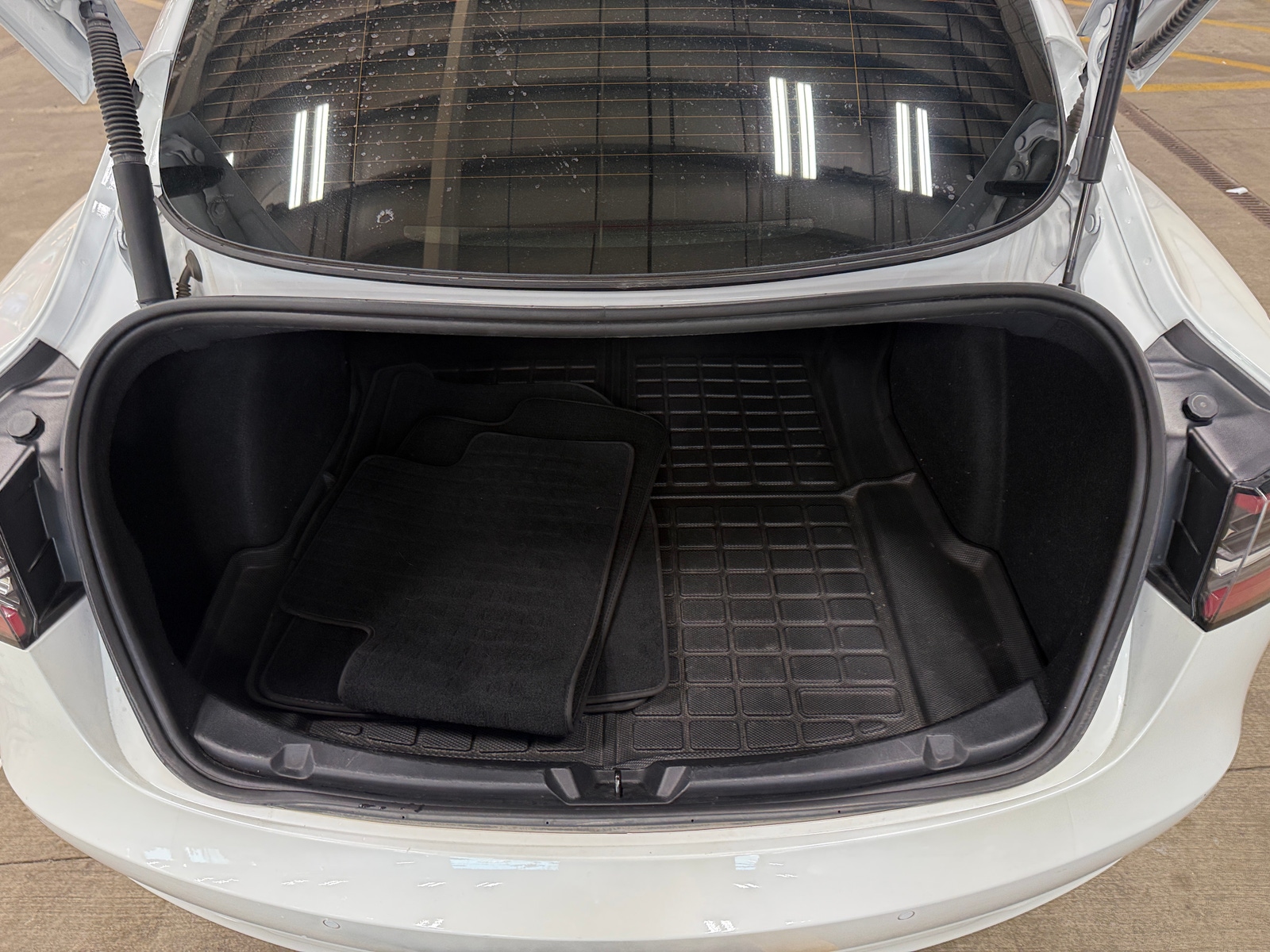 Thumbnail: 2022 Tesla Model 3 - 6