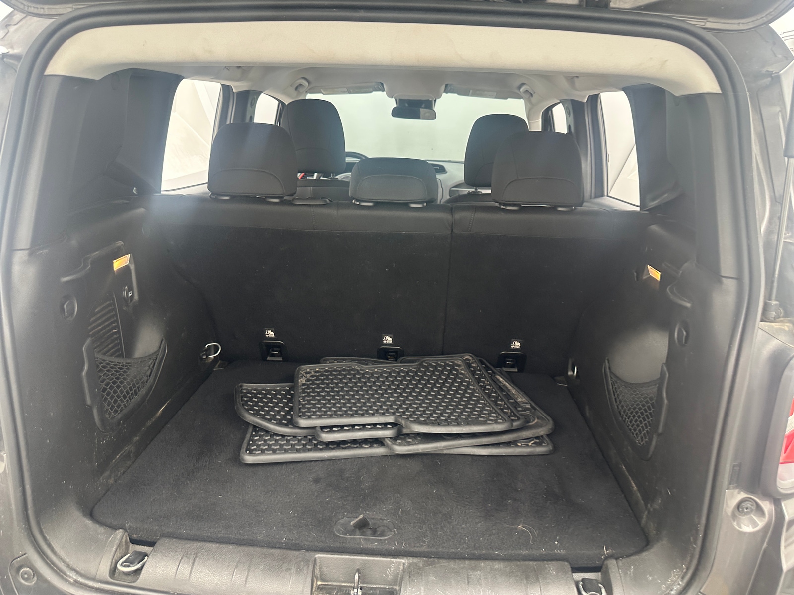 Thumbnail: 2017 Jeep Renegade - 7