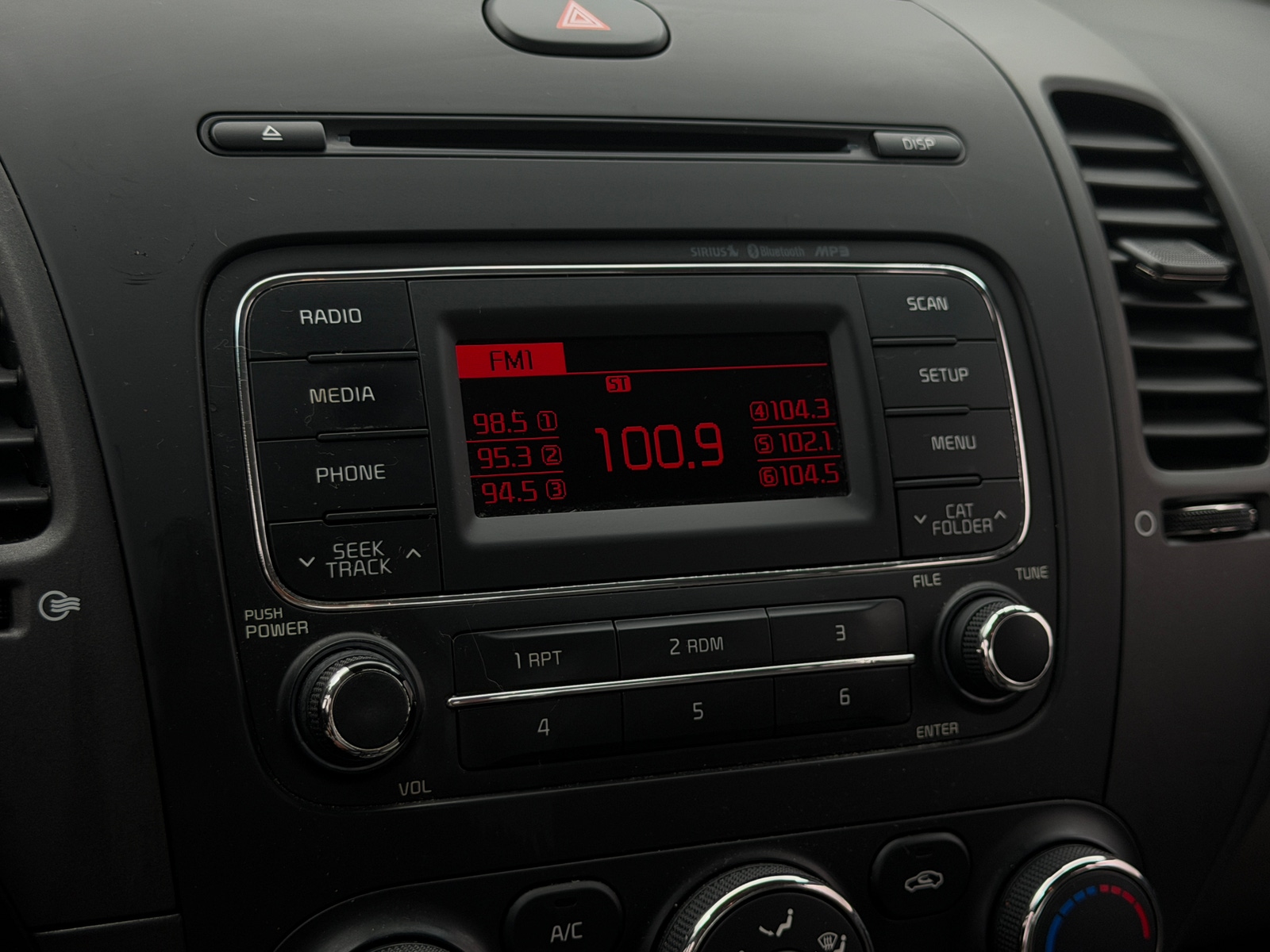 Thumbnail: 2016 Kia Forte - 4