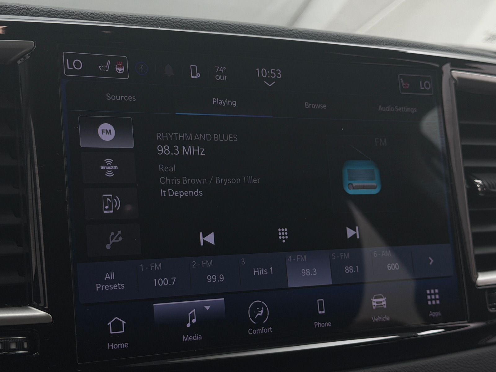 Thumbnail: 2024 Chrysler Pacifica - 3