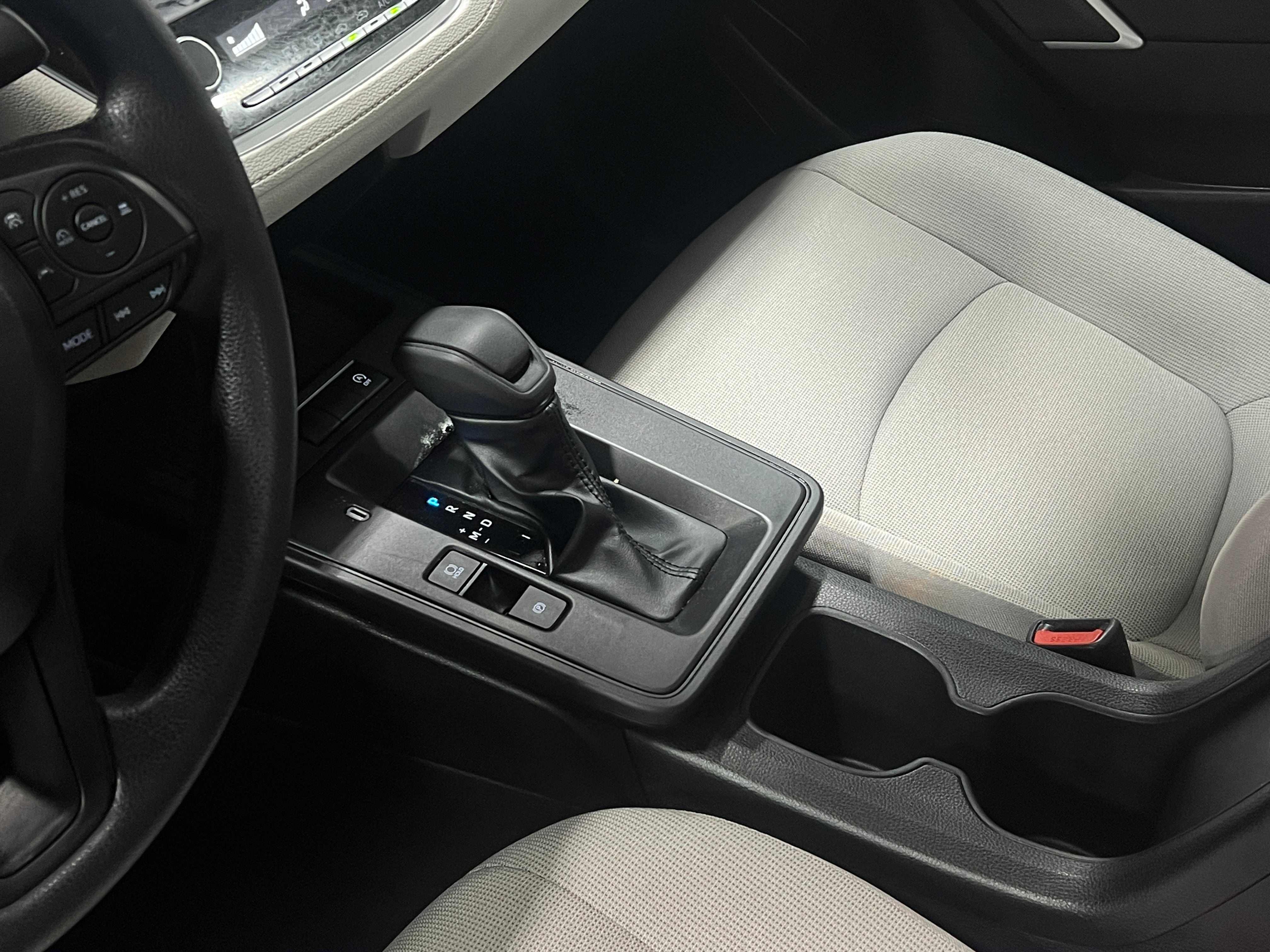 2026 Toyota Corolla Cross L - Photo 7