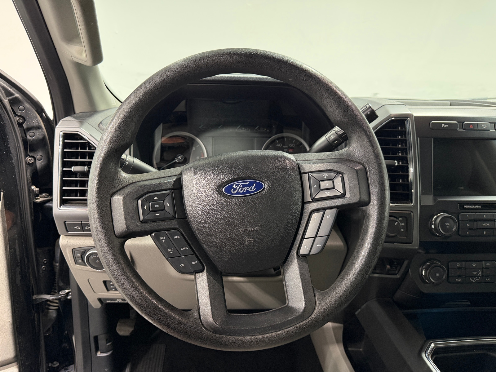 Thumbnail: 2020 Ford Econoline - 5