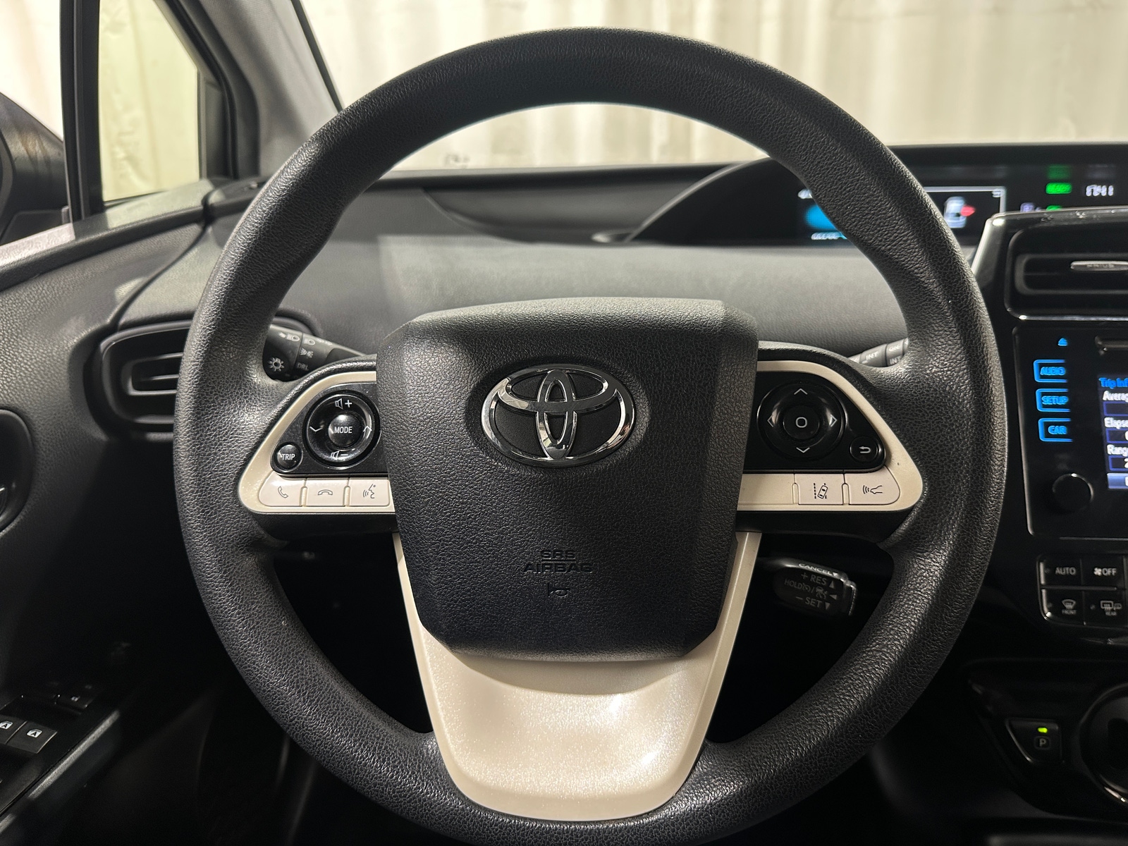 Thumbnail: 2017 Toyota Prius - 5