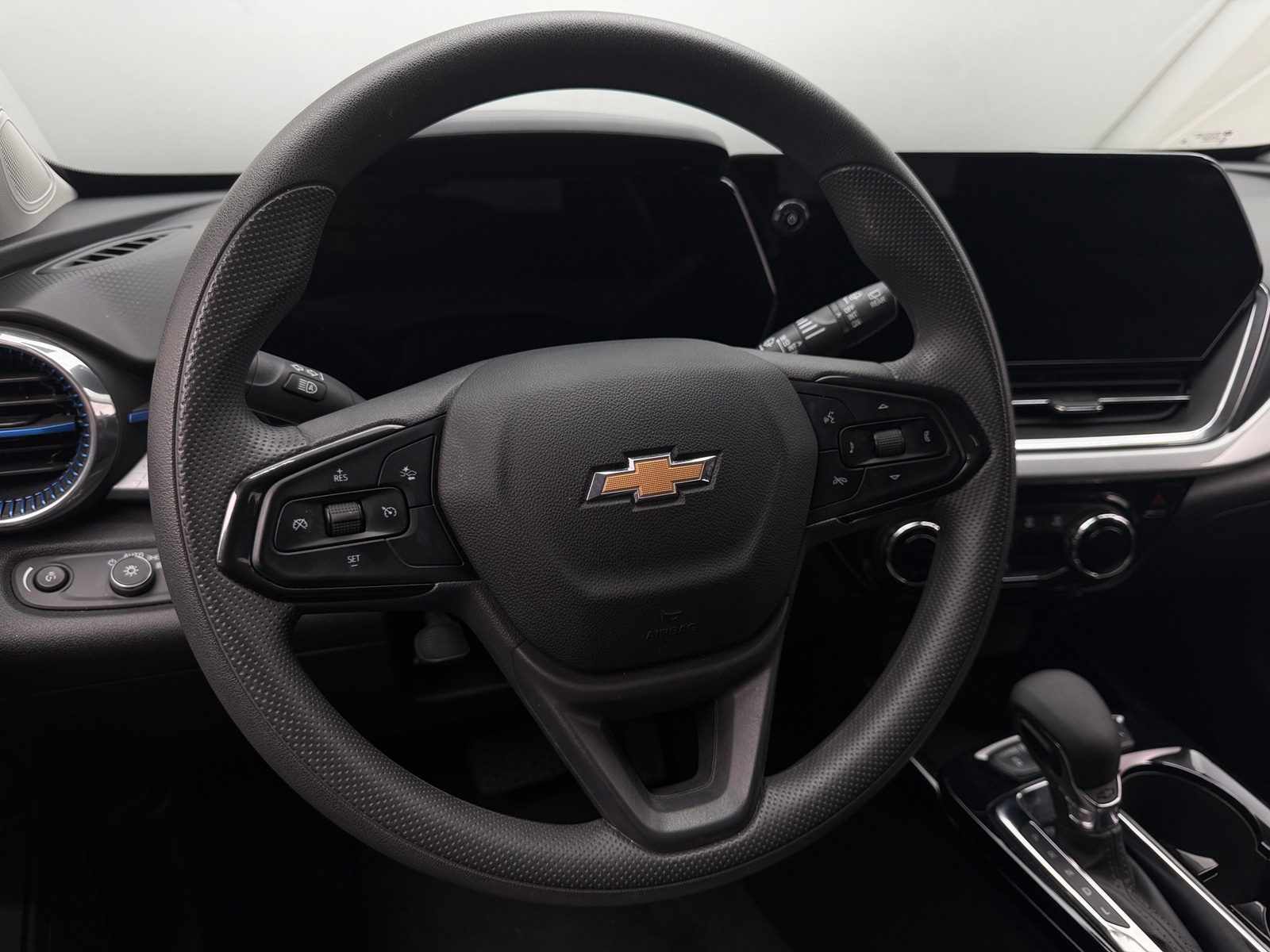 Thumbnail: 2026 Chevrolet Trax - 4