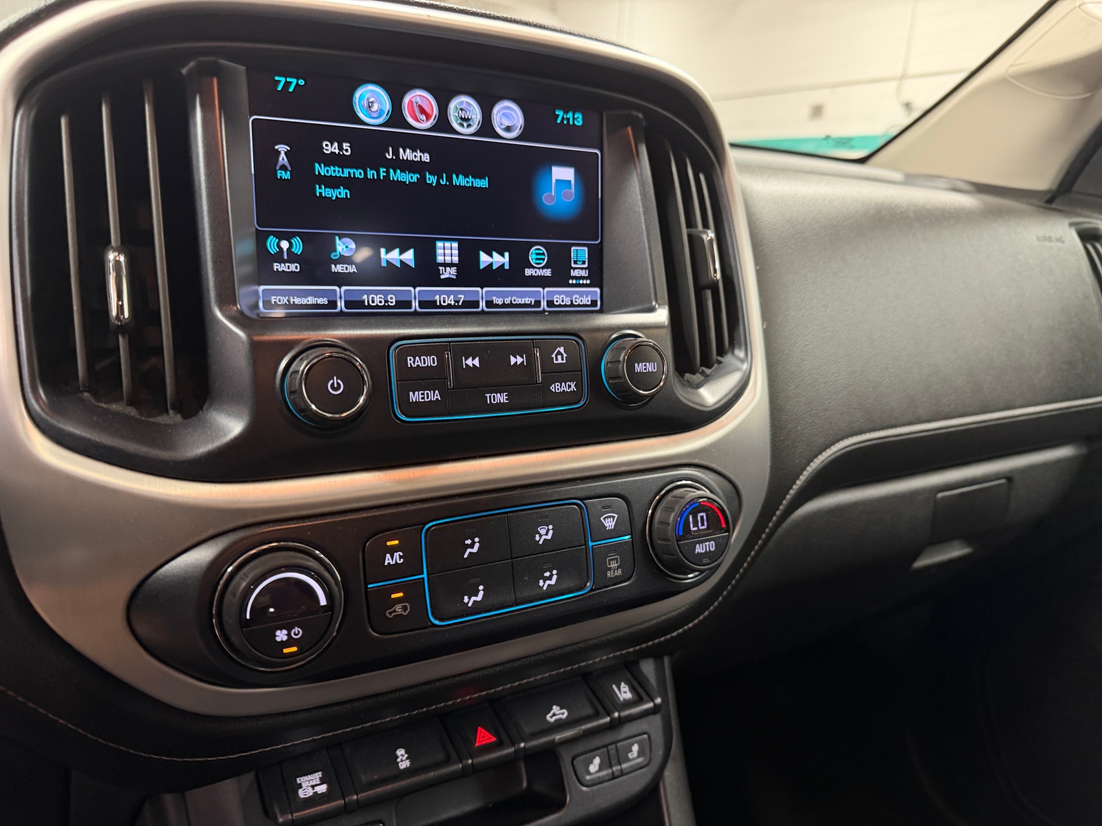 Thumbnail: 2017 GMC Canyon - 3