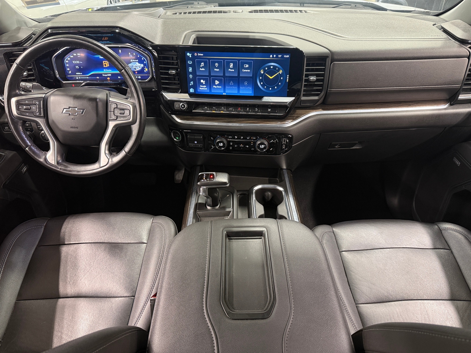 Thumbnail: 2022 Chevrolet Silverado 1500 - 3