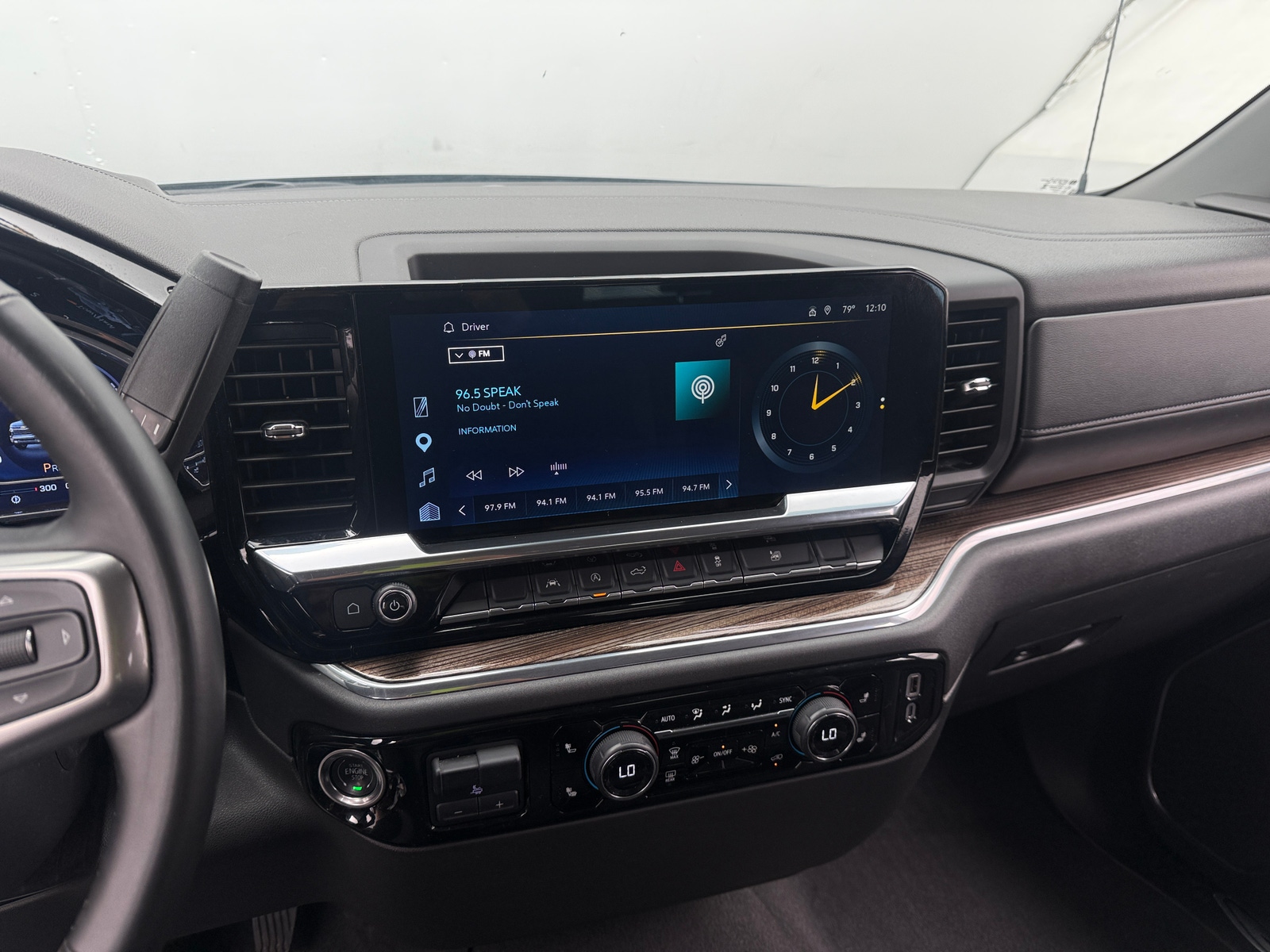 Thumbnail: 2025 Chevrolet Silverado 1500 - 4