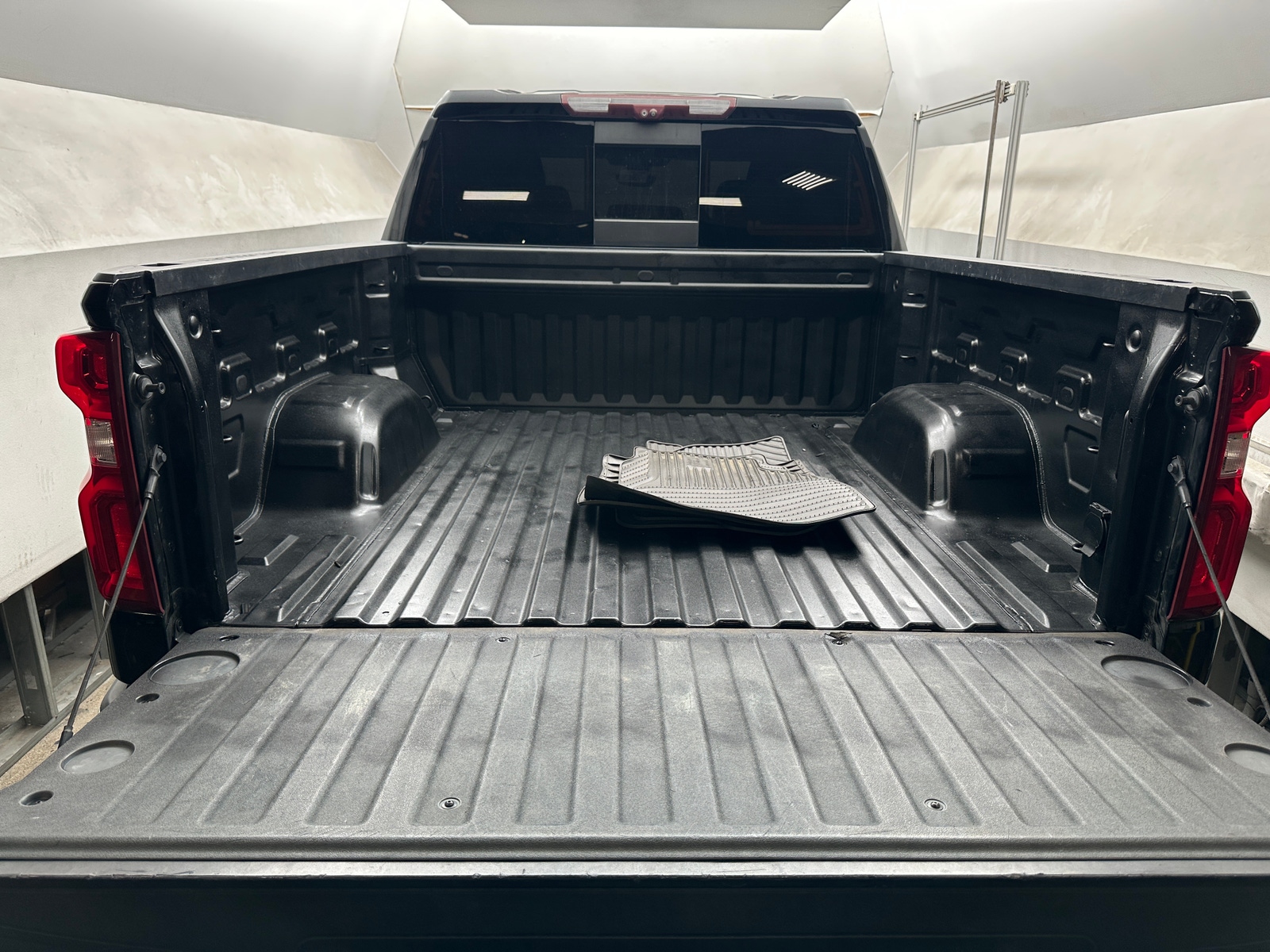 Thumbnail: 2020 Chevrolet Silverado 1500 - 6