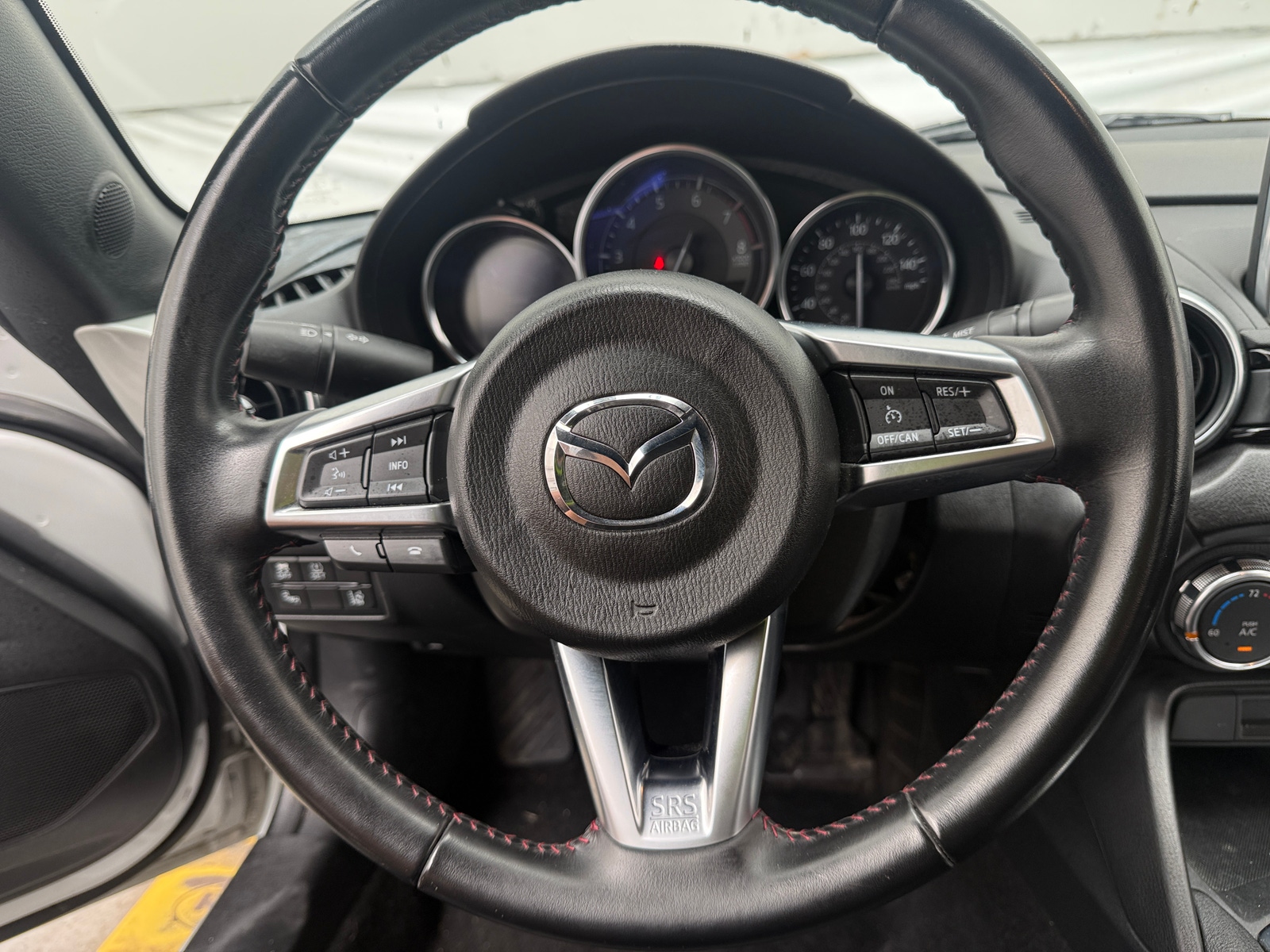 Thumbnail: 2016 Mazda MX-5 Miata - 4