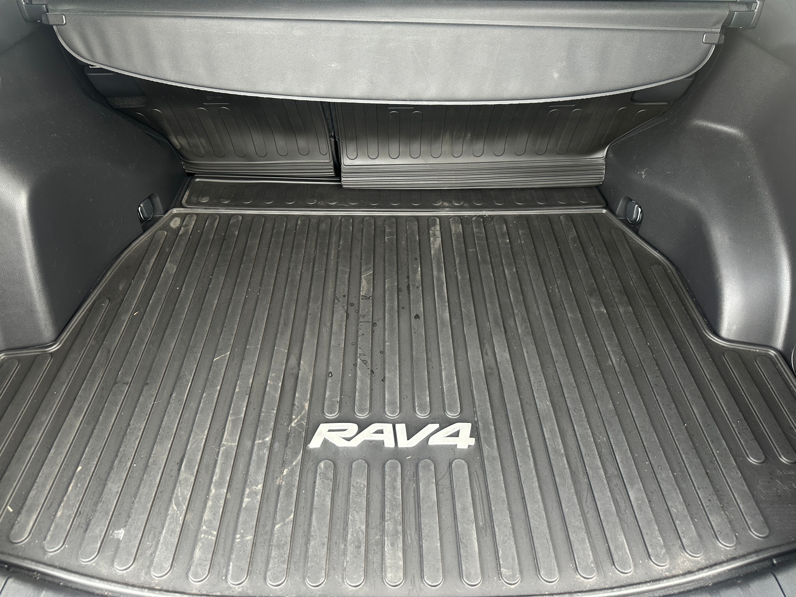 Thumbnail: 2022 Toyota RAV4 - 6