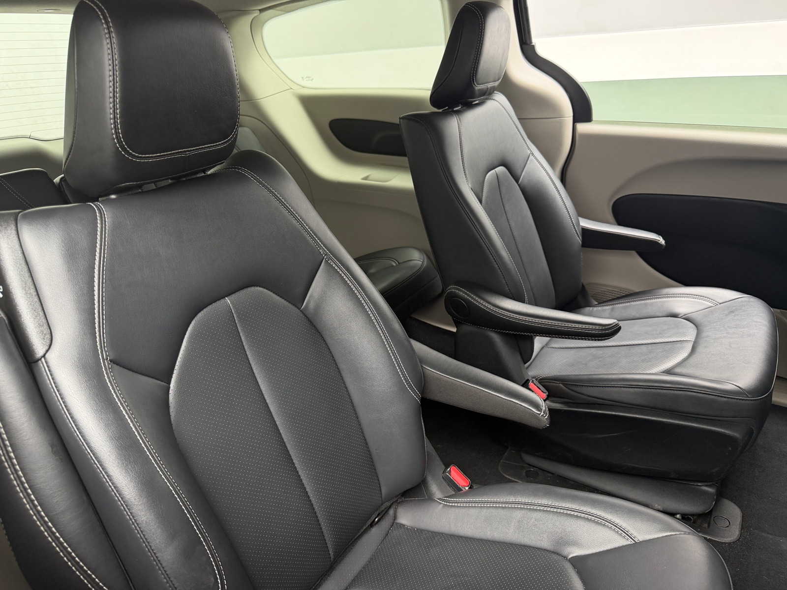 Thumbnail: 2024 Chrysler Pacifica - 5