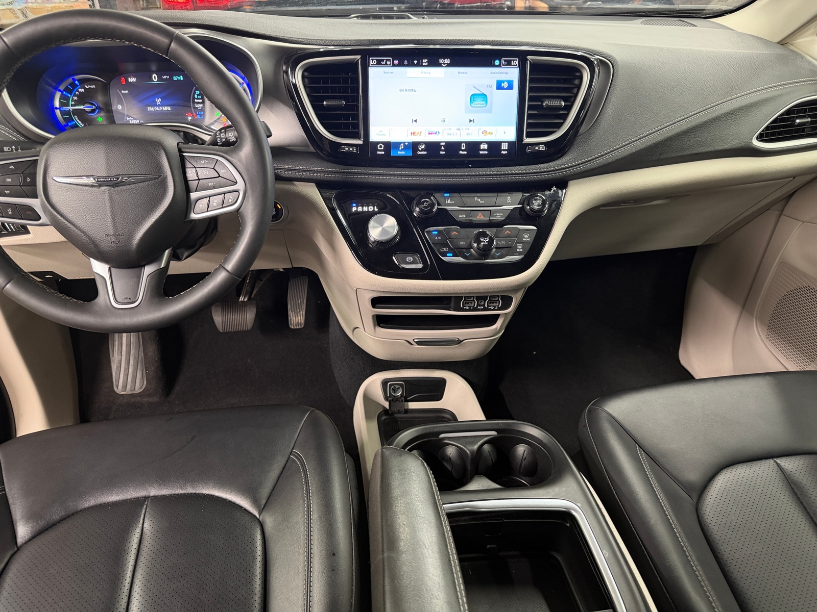 Thumbnail: 2024 Chrysler Pacifica - 2