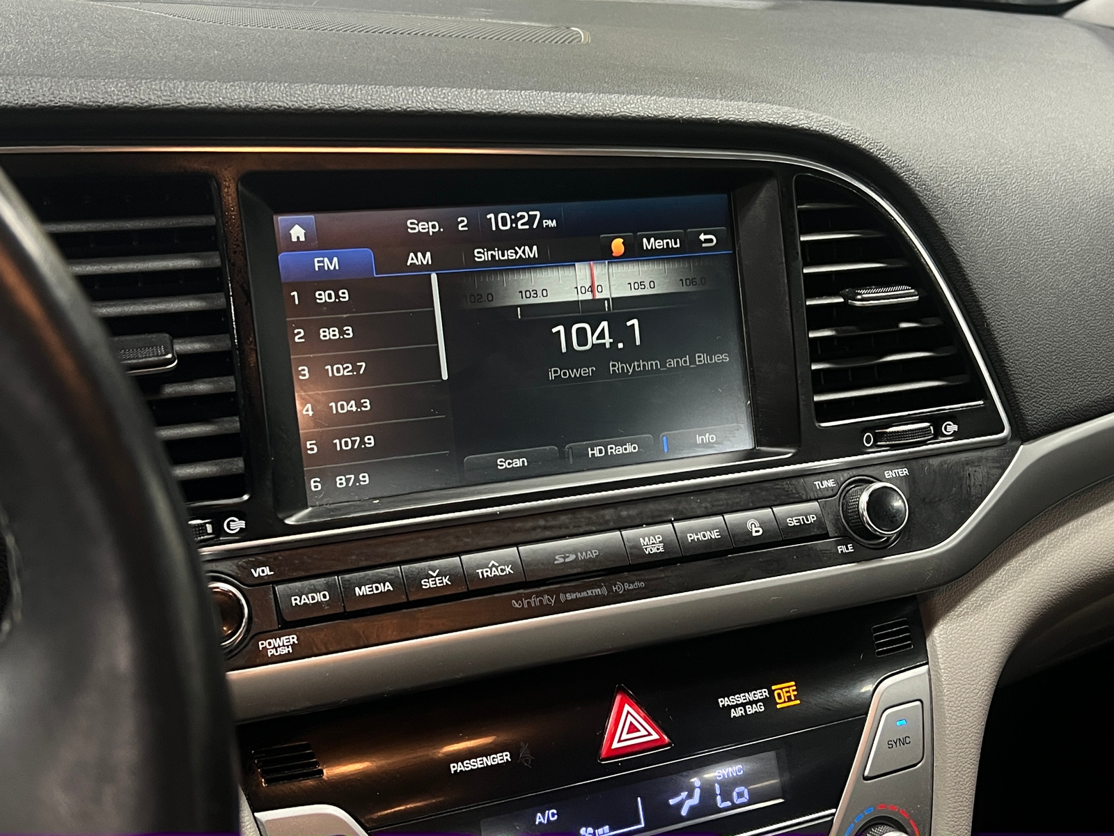 Thumbnail: 2017 Hyundai Elantra - 3