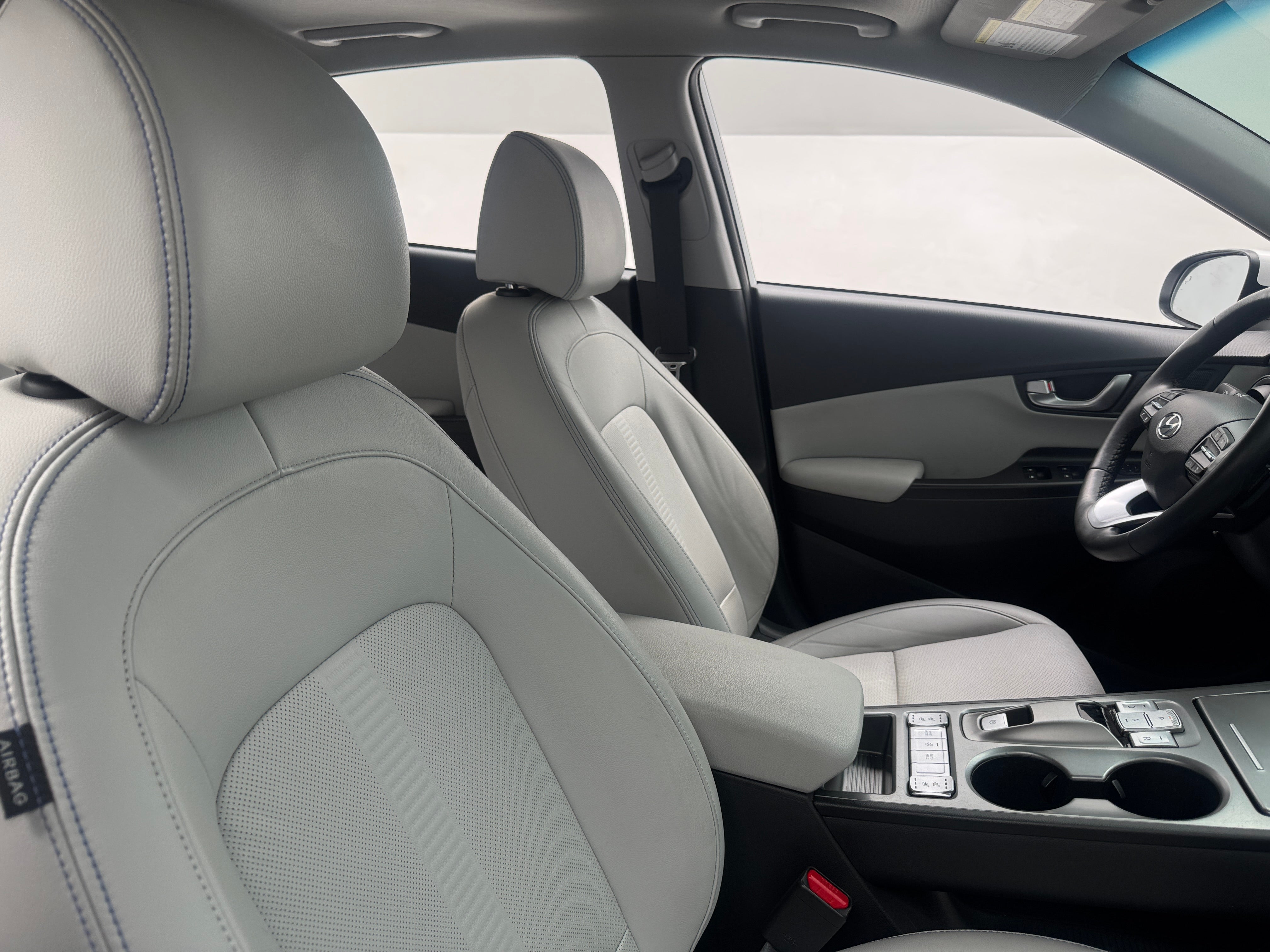 Used 2023 Hyundai Kona EV Limited with VIN KM8K53AG8PU170662 for sale in Oak Creek, WI