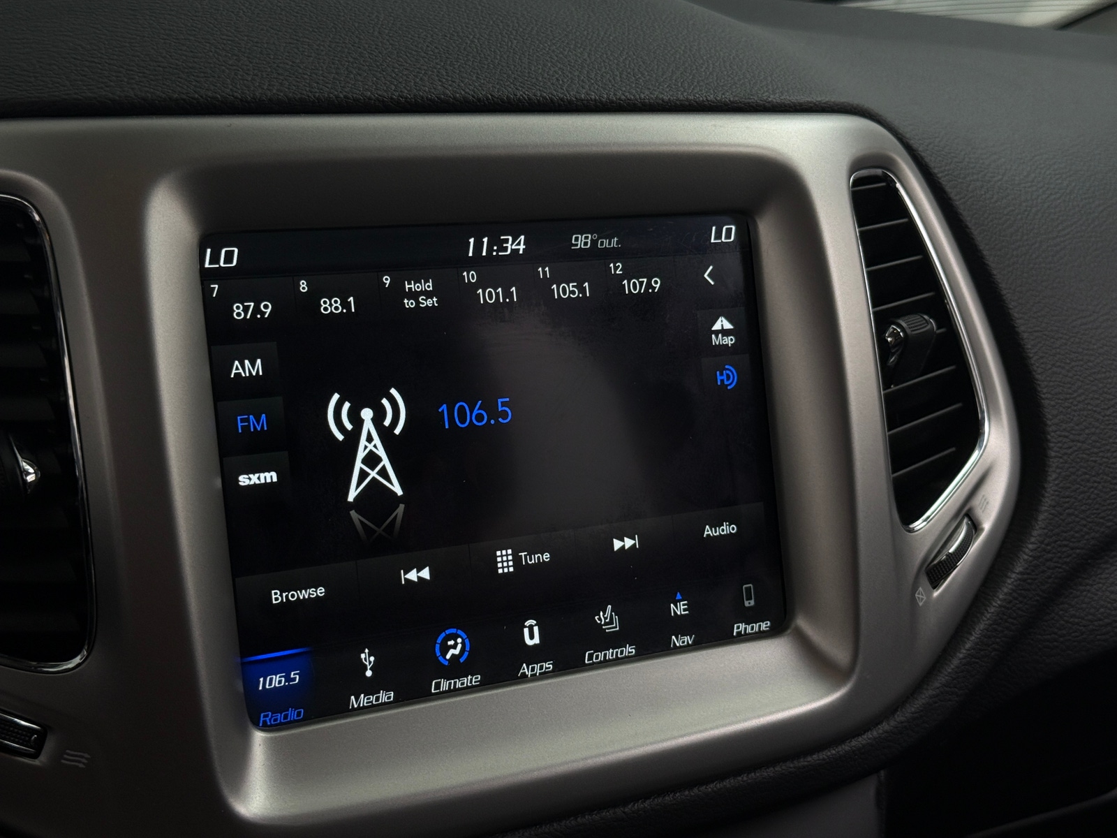 Thumbnail: 2019 Jeep Compass - 3