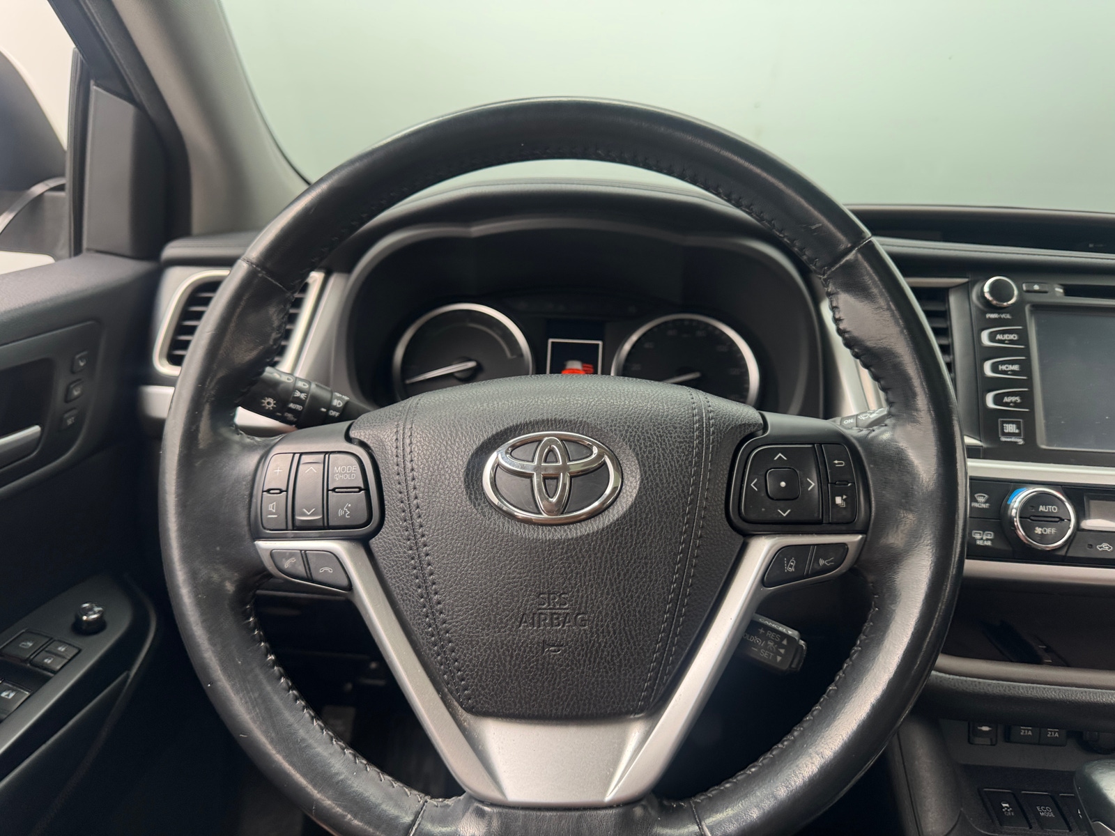Thumbnail: 2018 Toyota Highlander - 4