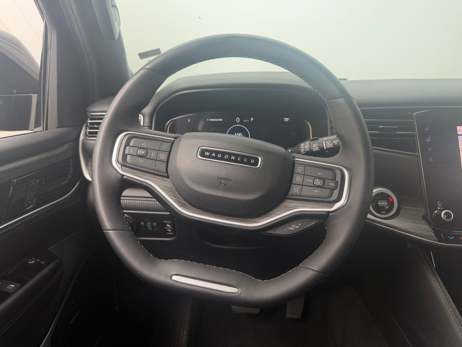 Thumbnail: 2024 Jeep Wagoneer - 4
