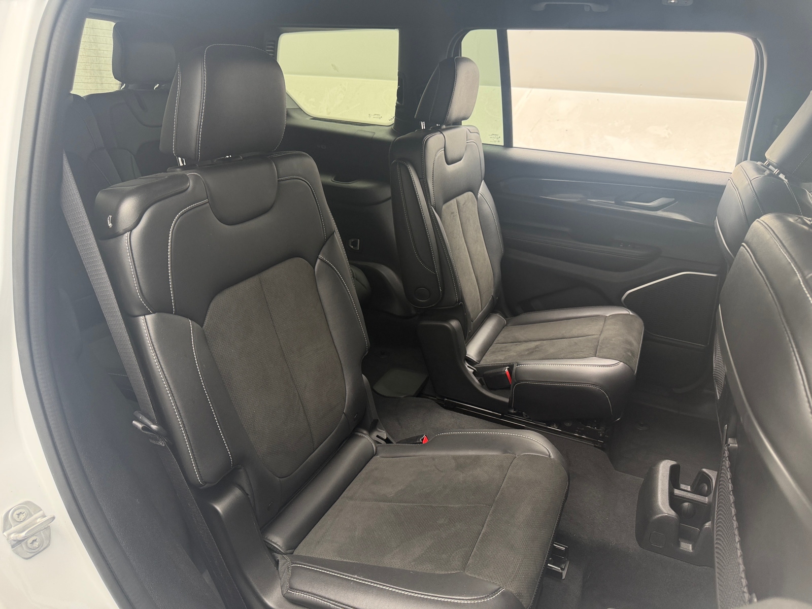 Thumbnail: 2022 Jeep Grand Cherokee L - 5