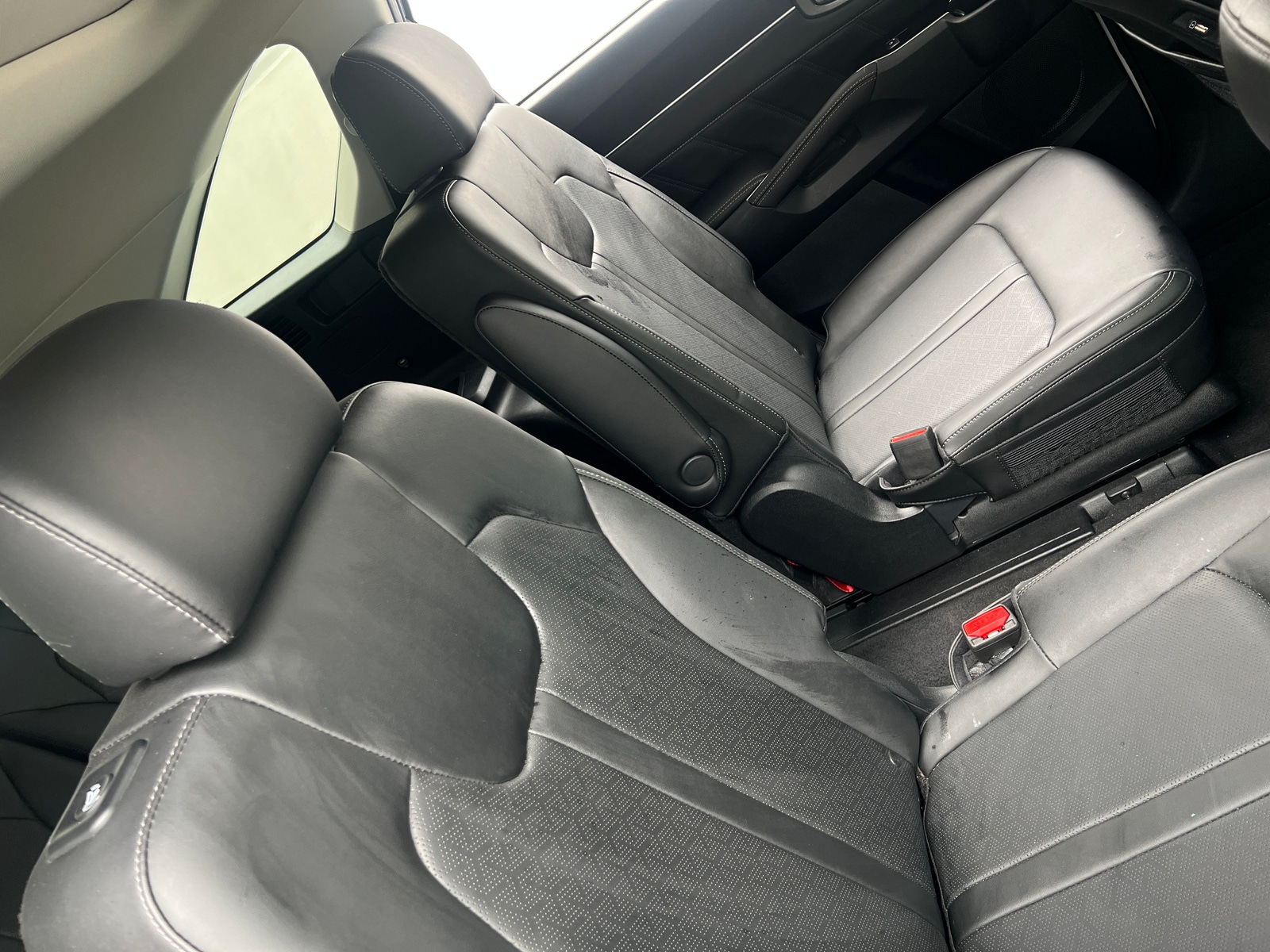 Thumbnail: 2023 Kia Sorento - 5