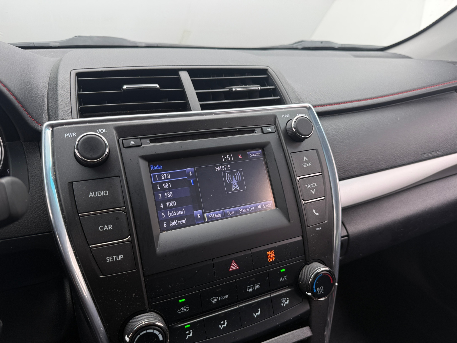 Thumbnail: 2016 Toyota Camry - 4