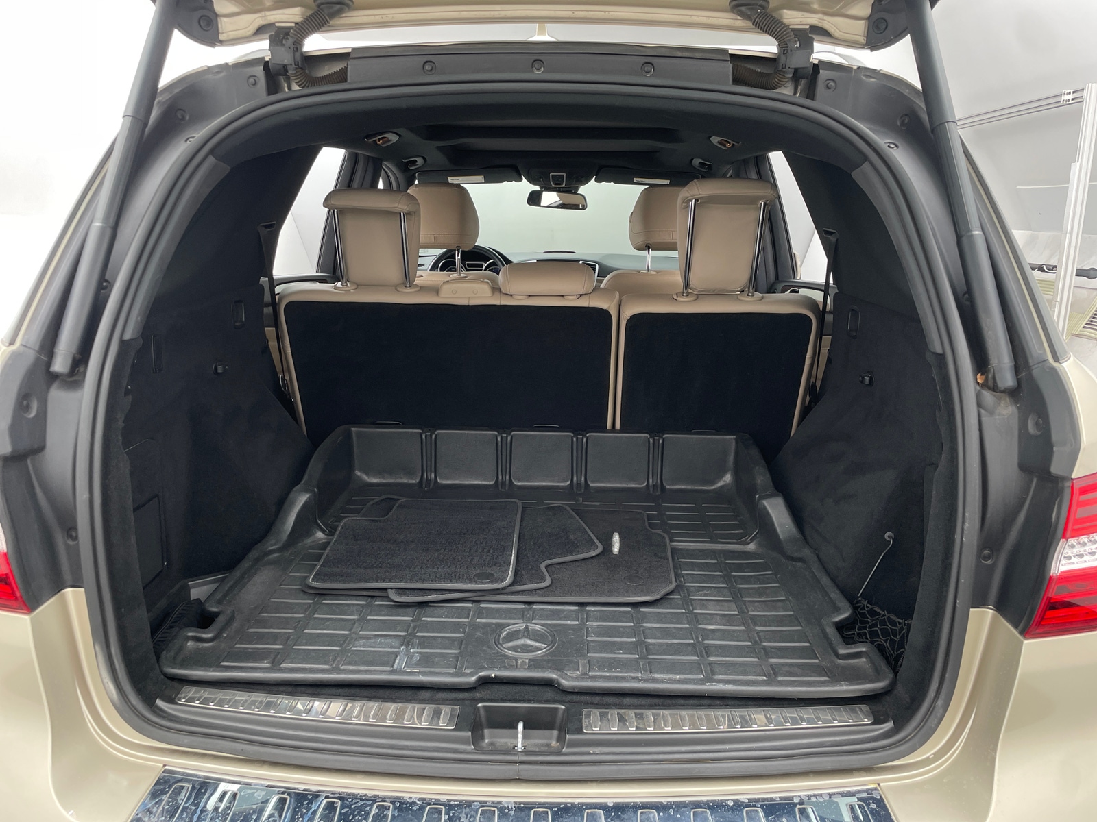 Thumbnail: 2012 Mercedes-Benz M-Class - 6