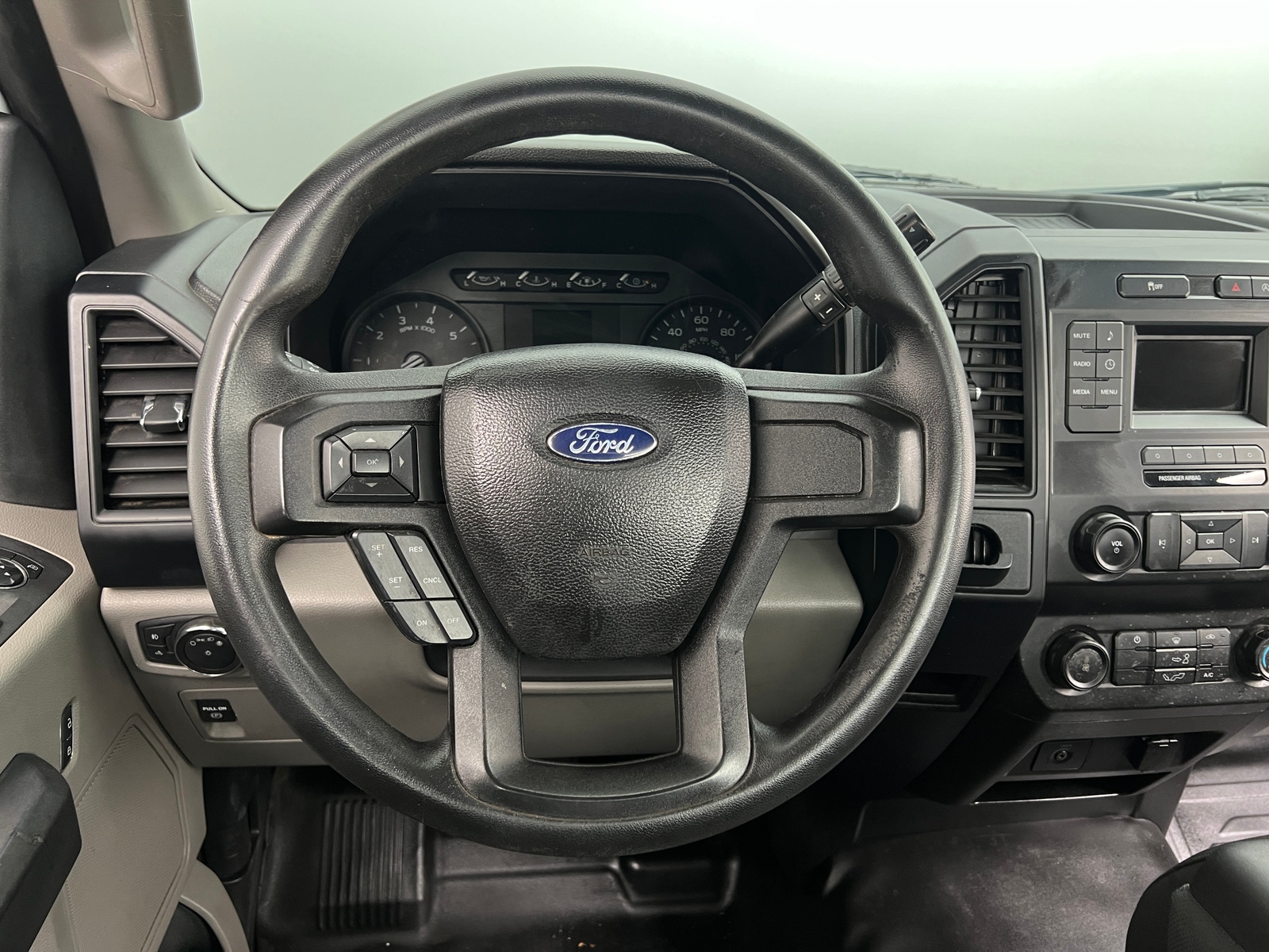 Thumbnail: 2019 Ford Econoline - 4