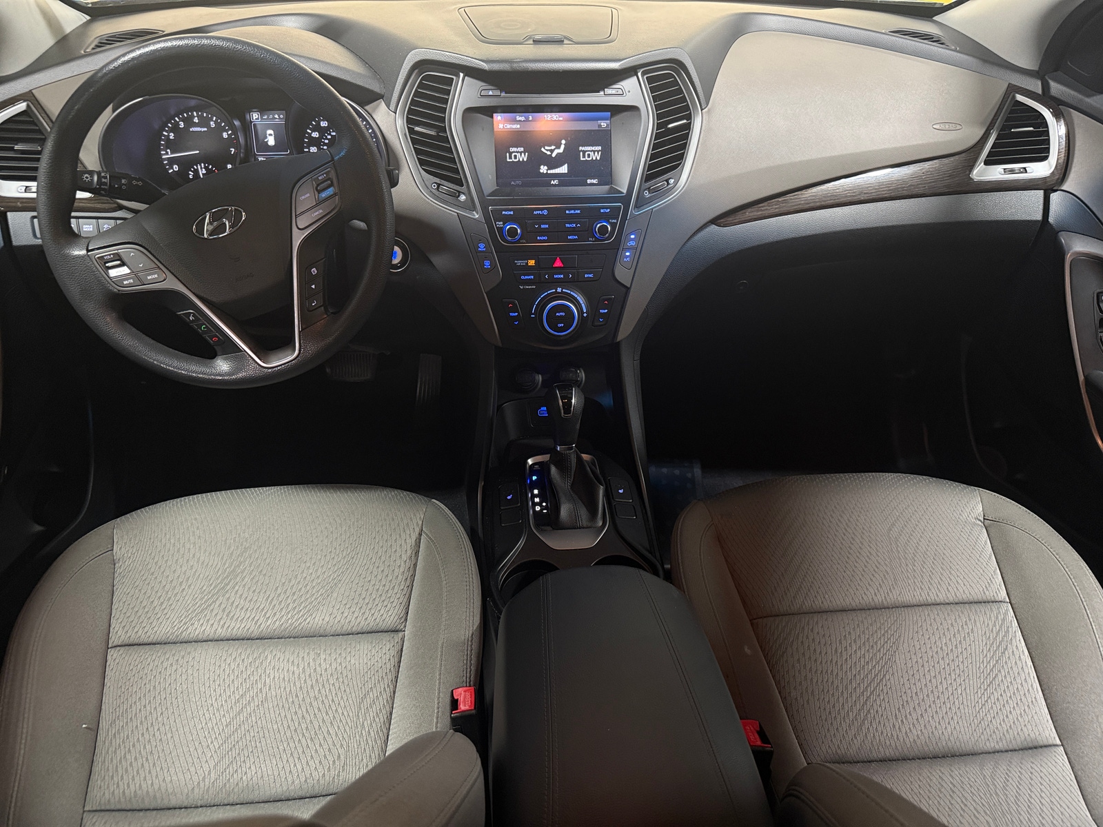 Thumbnail: 2018 Hyundai Santa Fe - 3