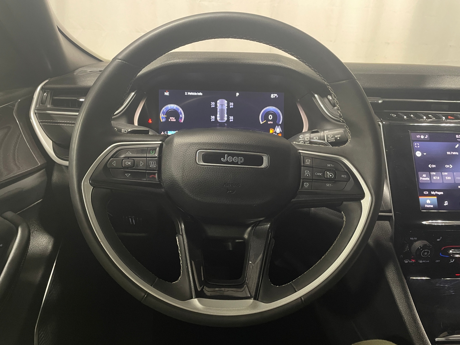 Thumbnail: 2023 Jeep Grand Cherokee - 5