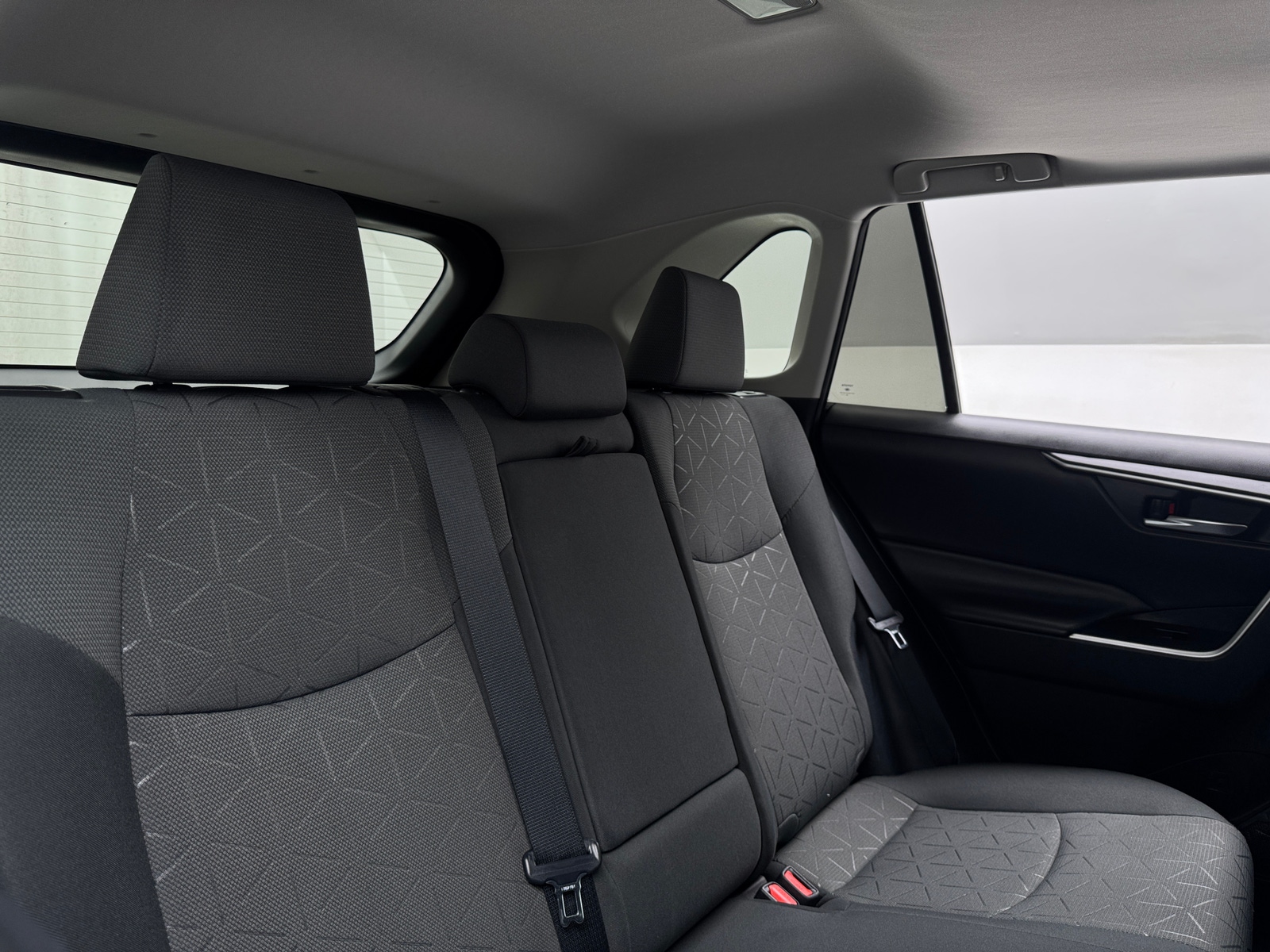 Thumbnail: 2021 Toyota RAV4 - 6