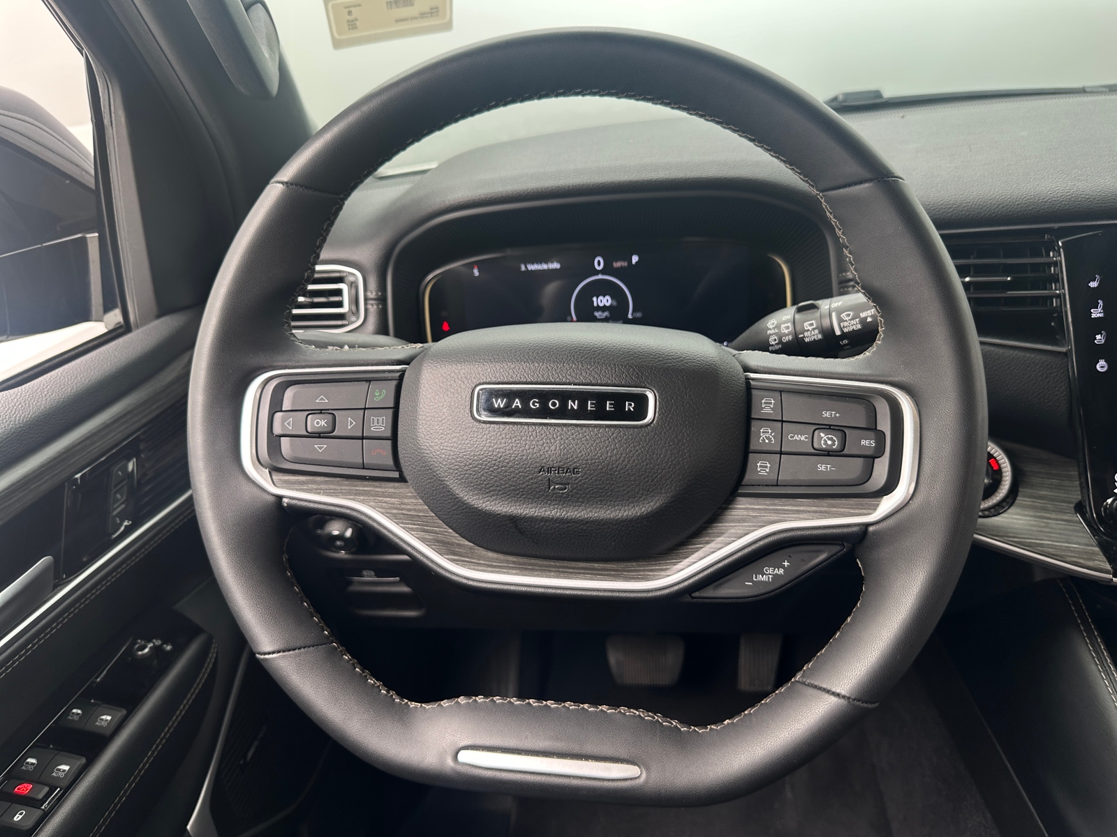 Thumbnail: 2024 Jeep Wagoneer - 4