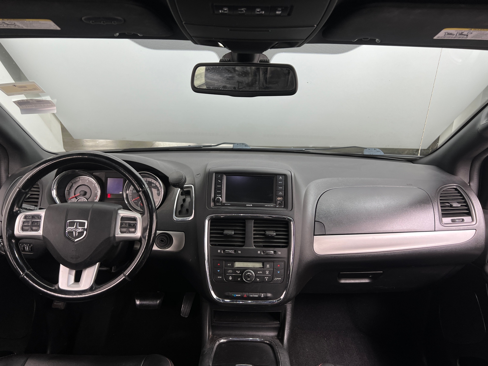 Thumbnail: 2019 Dodge Grand Caravan - 2