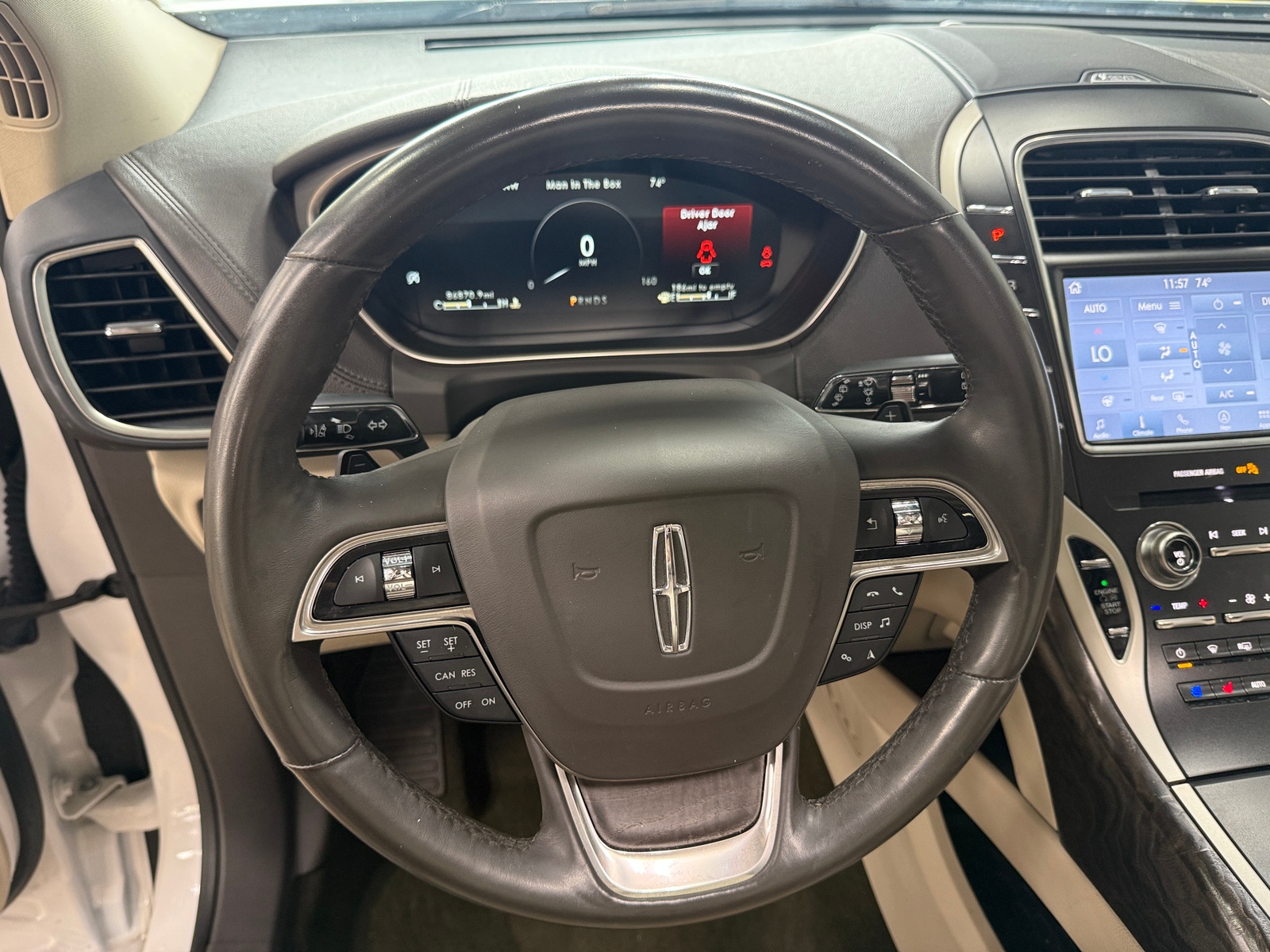 Thumbnail: 2019 Lincoln Nautilus - 4