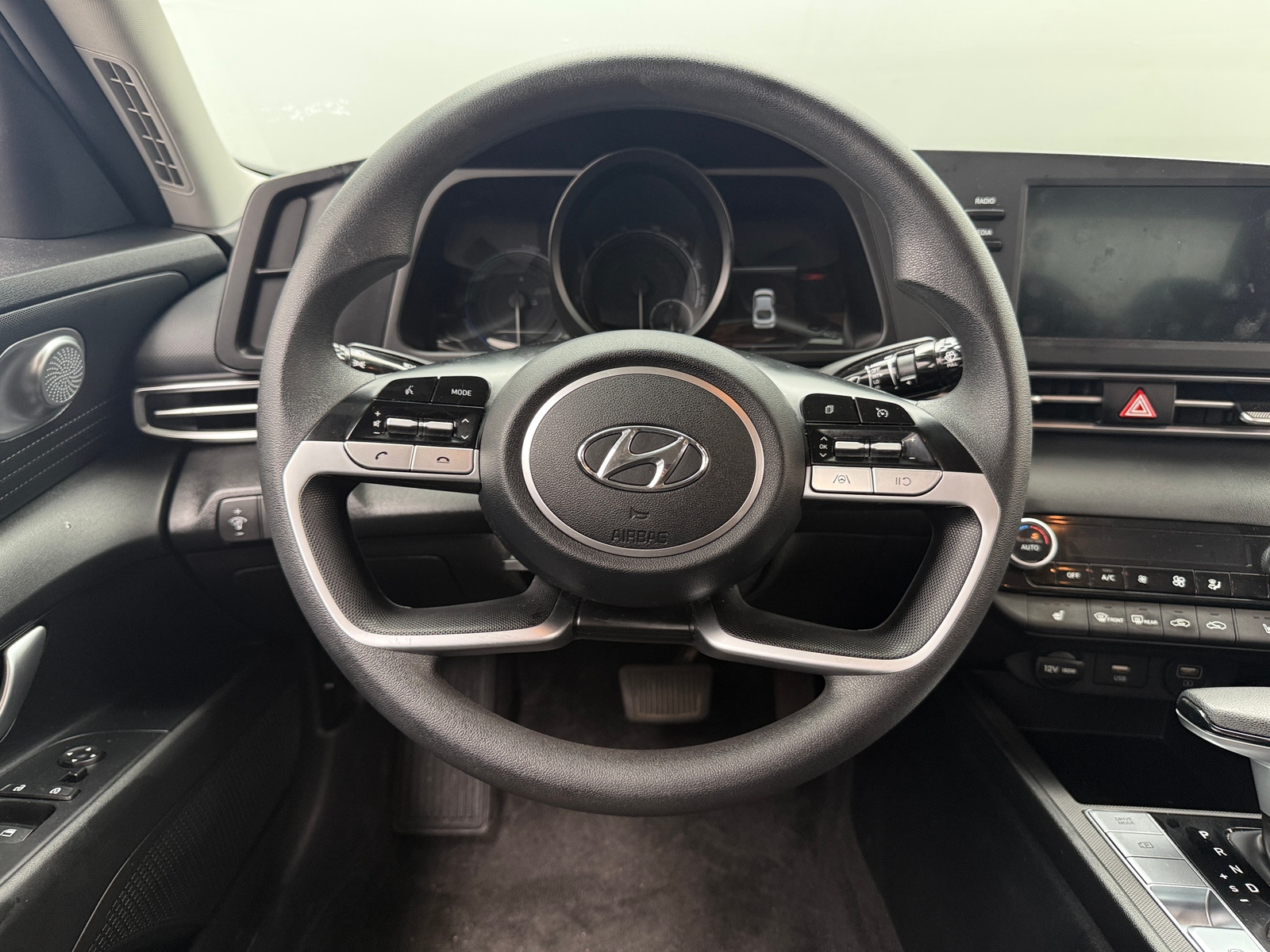 Thumbnail: 2022 Hyundai Elantra - 5