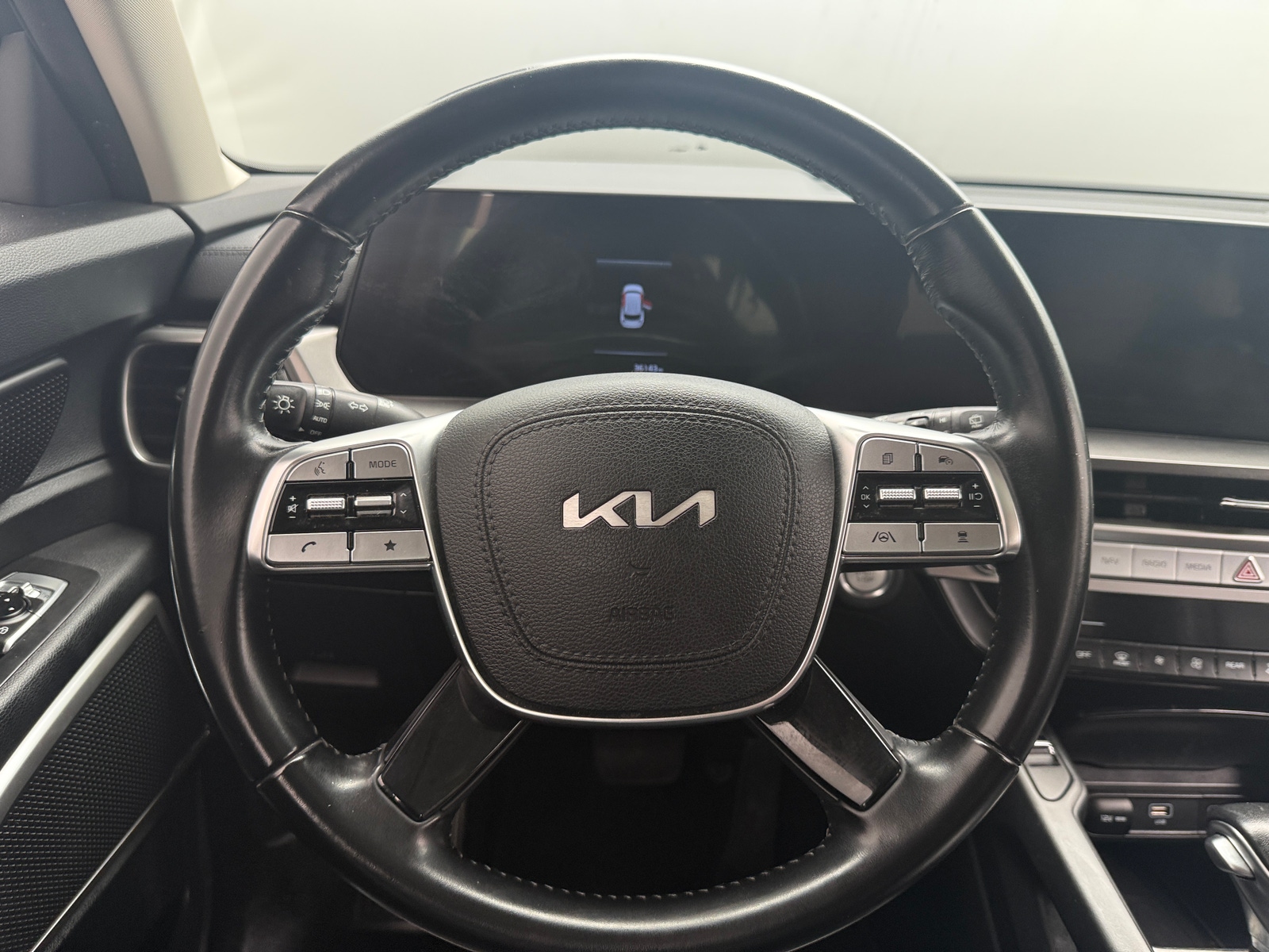Thumbnail: 2023 Kia Telluride - 4
