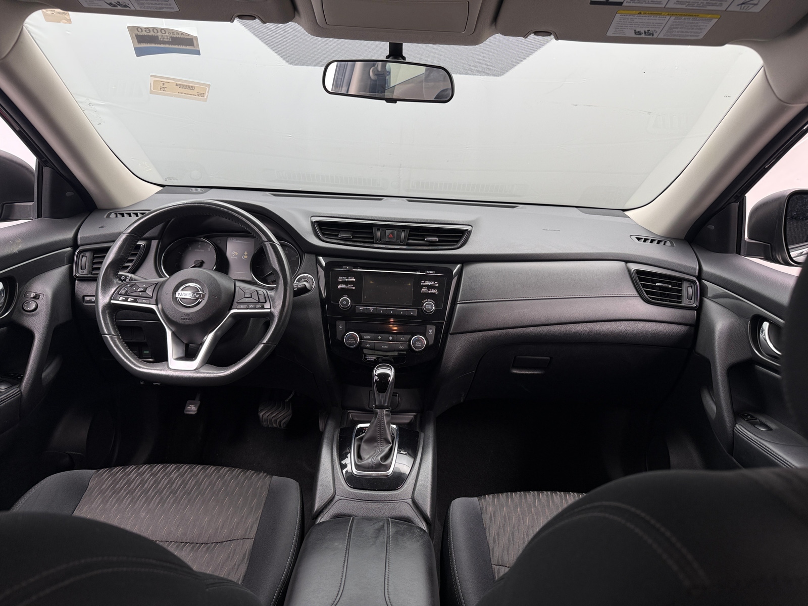Thumbnail: 2017 Nissan Rogue - 3