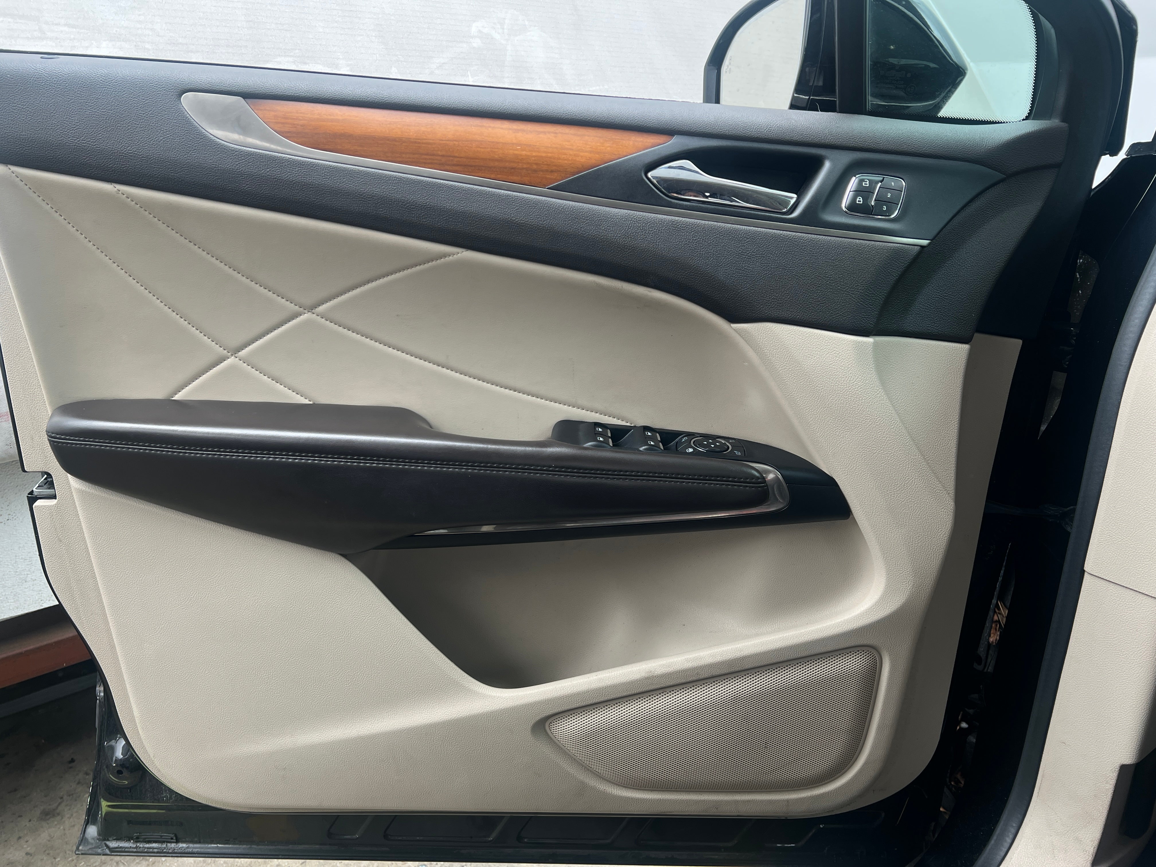 Used 2017 Lincoln MKC Select with VIN 5LMCJ2C93HUL07840 for sale in South Chesterfield, VA
