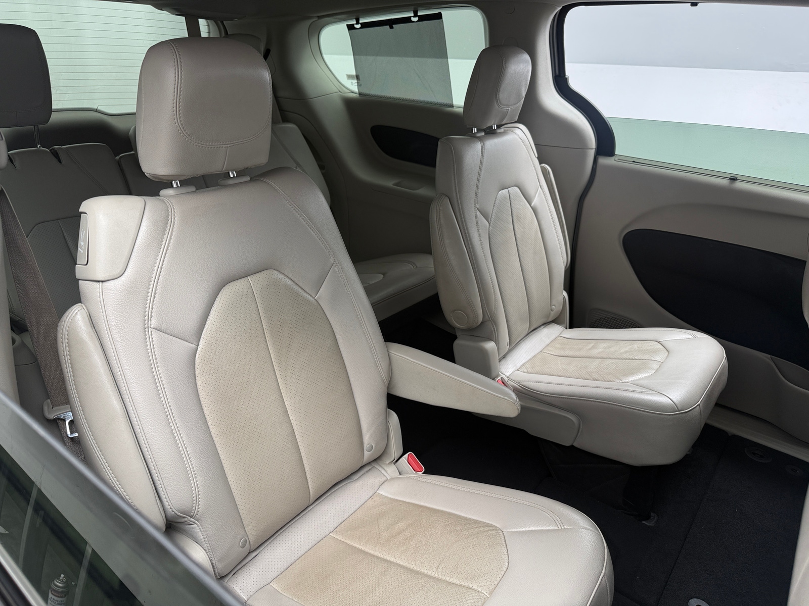 Thumbnail: 2021 Chrysler Pacifica - 5