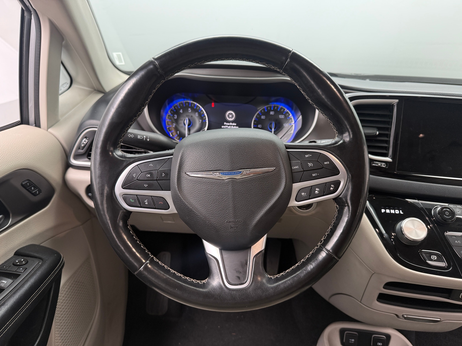 Thumbnail: 2021 Chrysler Pacifica - 4