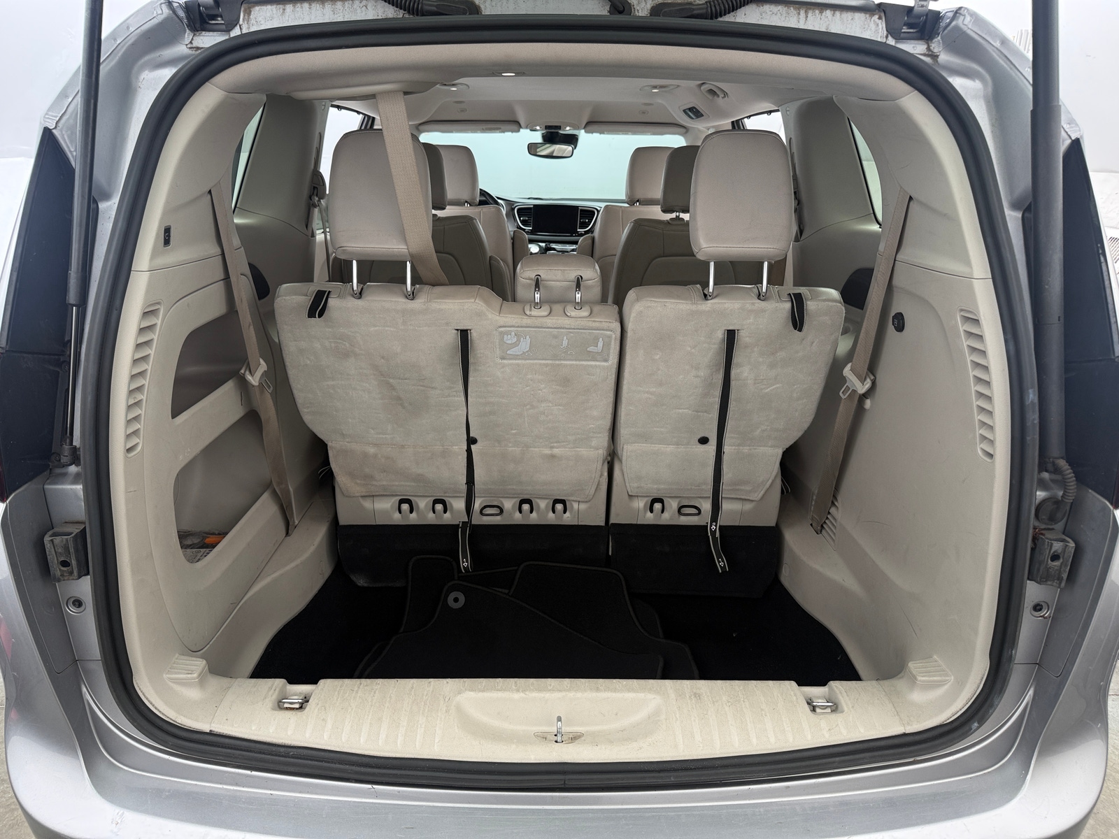 Thumbnail: 2021 Chrysler Pacifica - 6