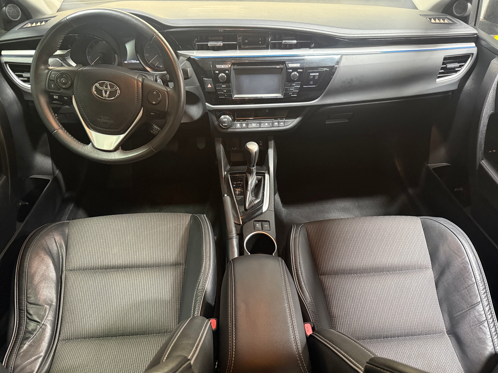 Thumbnail: 2016 Toyota Corolla - 3