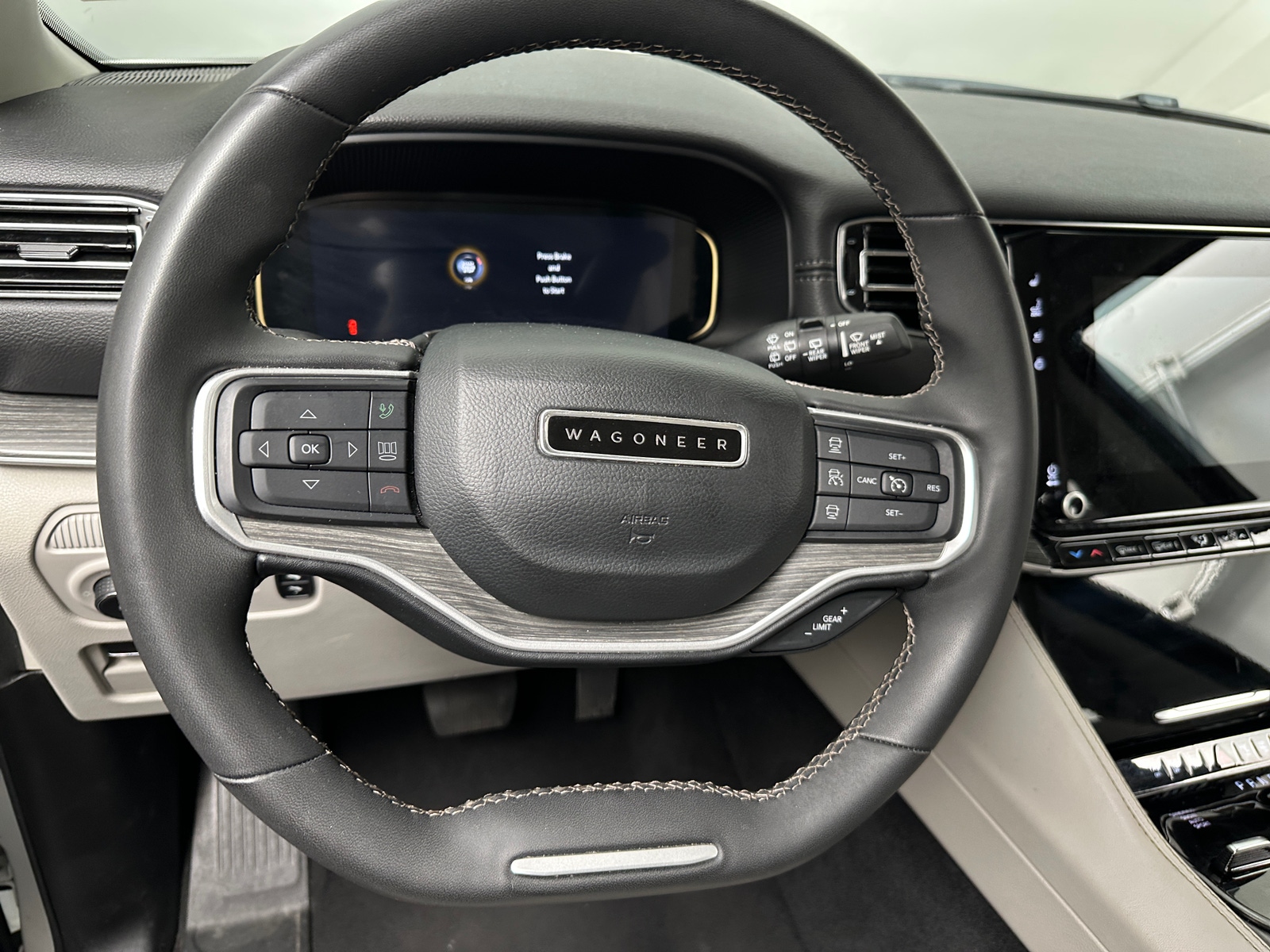 Thumbnail: 2024 Jeep Wagoneer - 4
