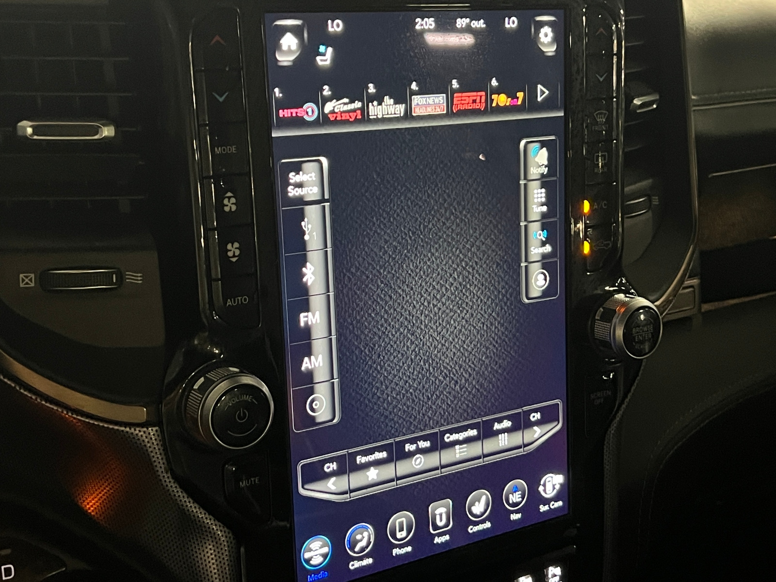 Thumbnail: 2019 RAM 1500 - 3