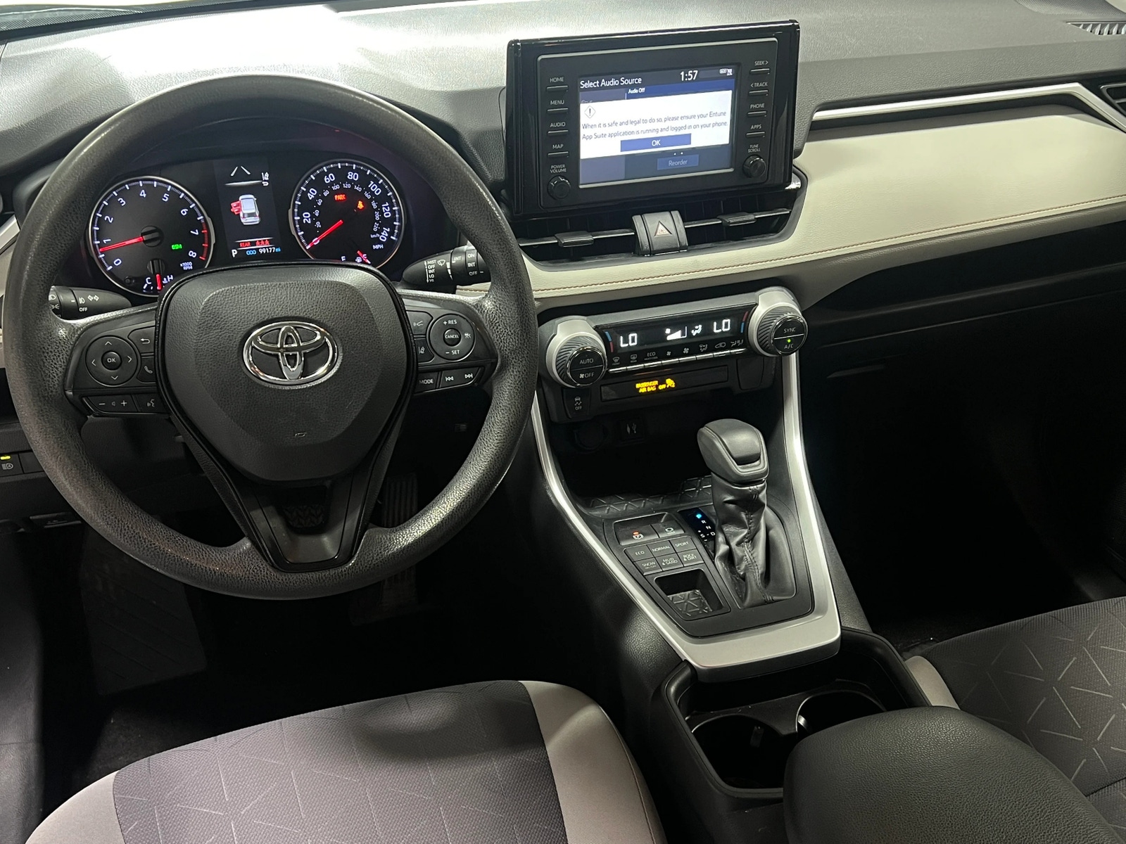 Thumbnail: 2019 Toyota RAV4 - 3