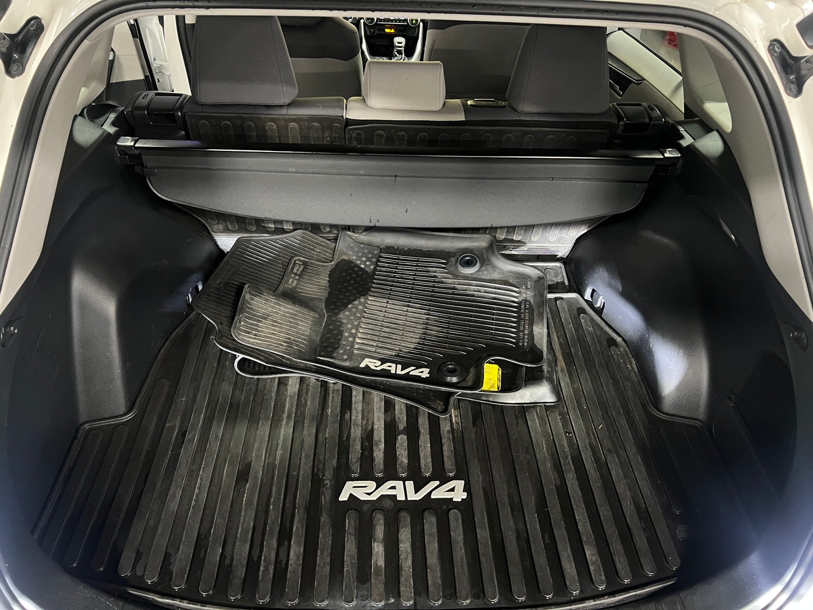 Thumbnail: 2019 Toyota RAV4 - 7