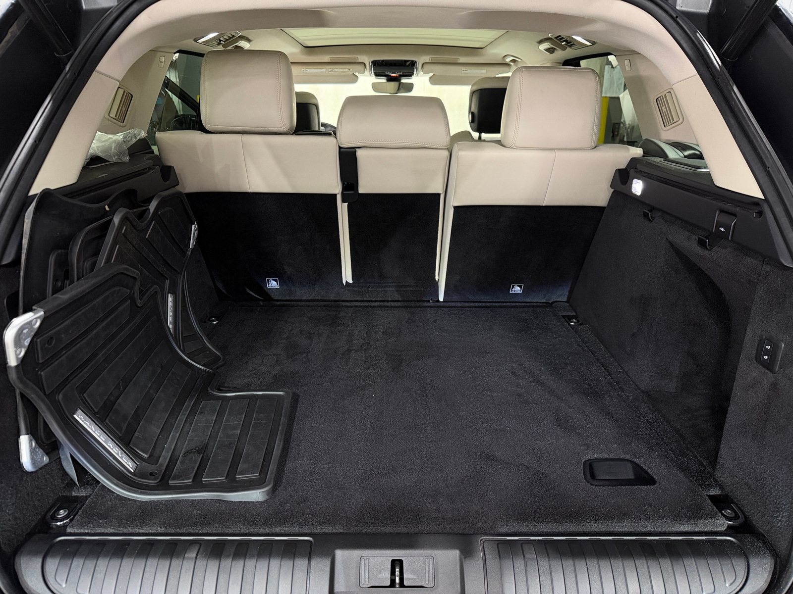 Thumbnail: 2019 Land Rover Range Rover Sport - 6